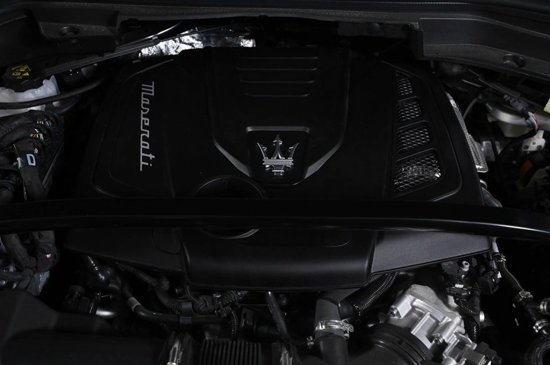 mph025_2820454477_used_2025_maserati_grecale_modena_11350_22967686_25_1024_ba22a3a093