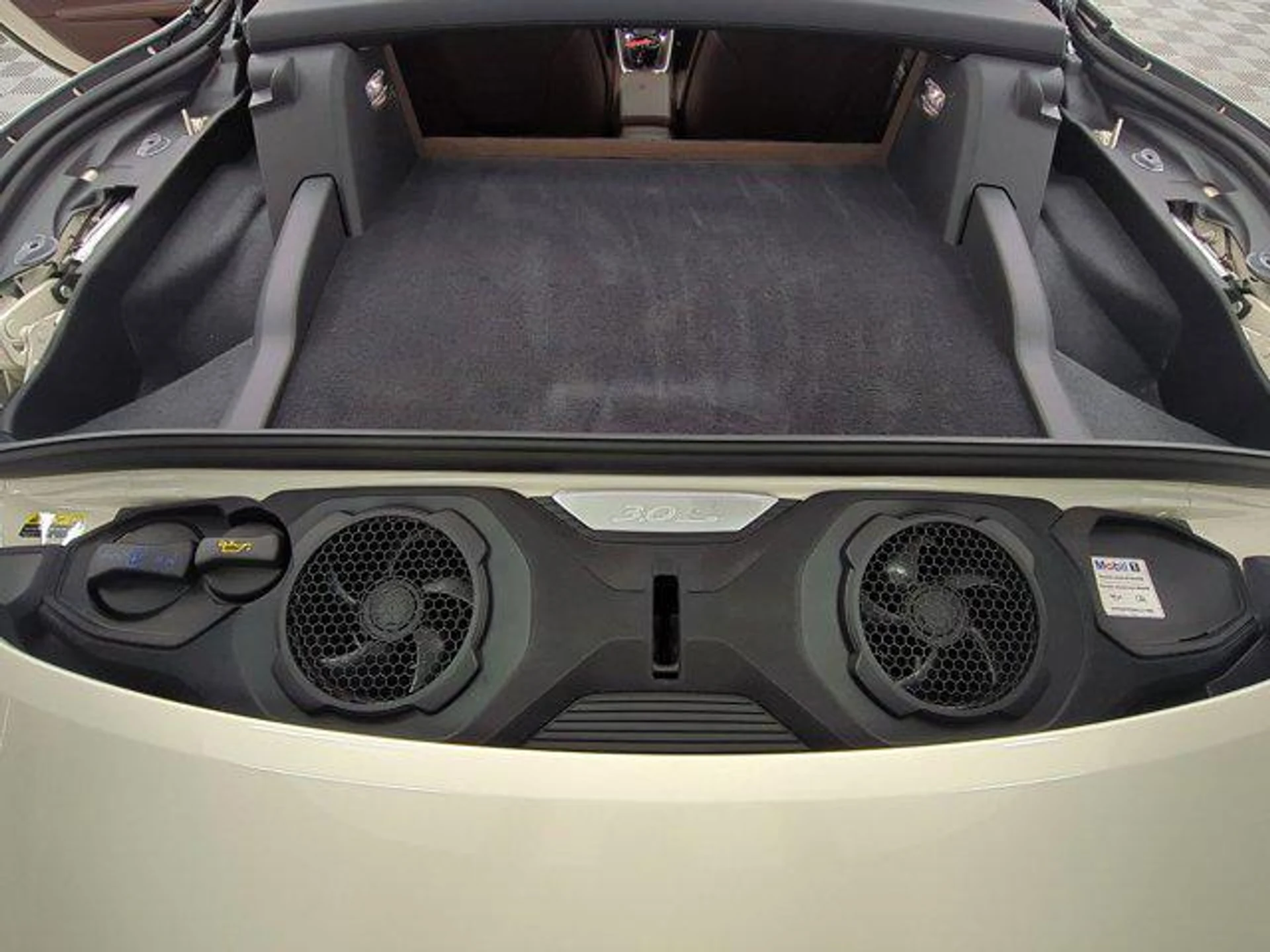 mph025_282989034_c_J5mkvkx_I1lz_Bz_HC_Ow1g_MQG_9_X_Xc_1a933d9dcd