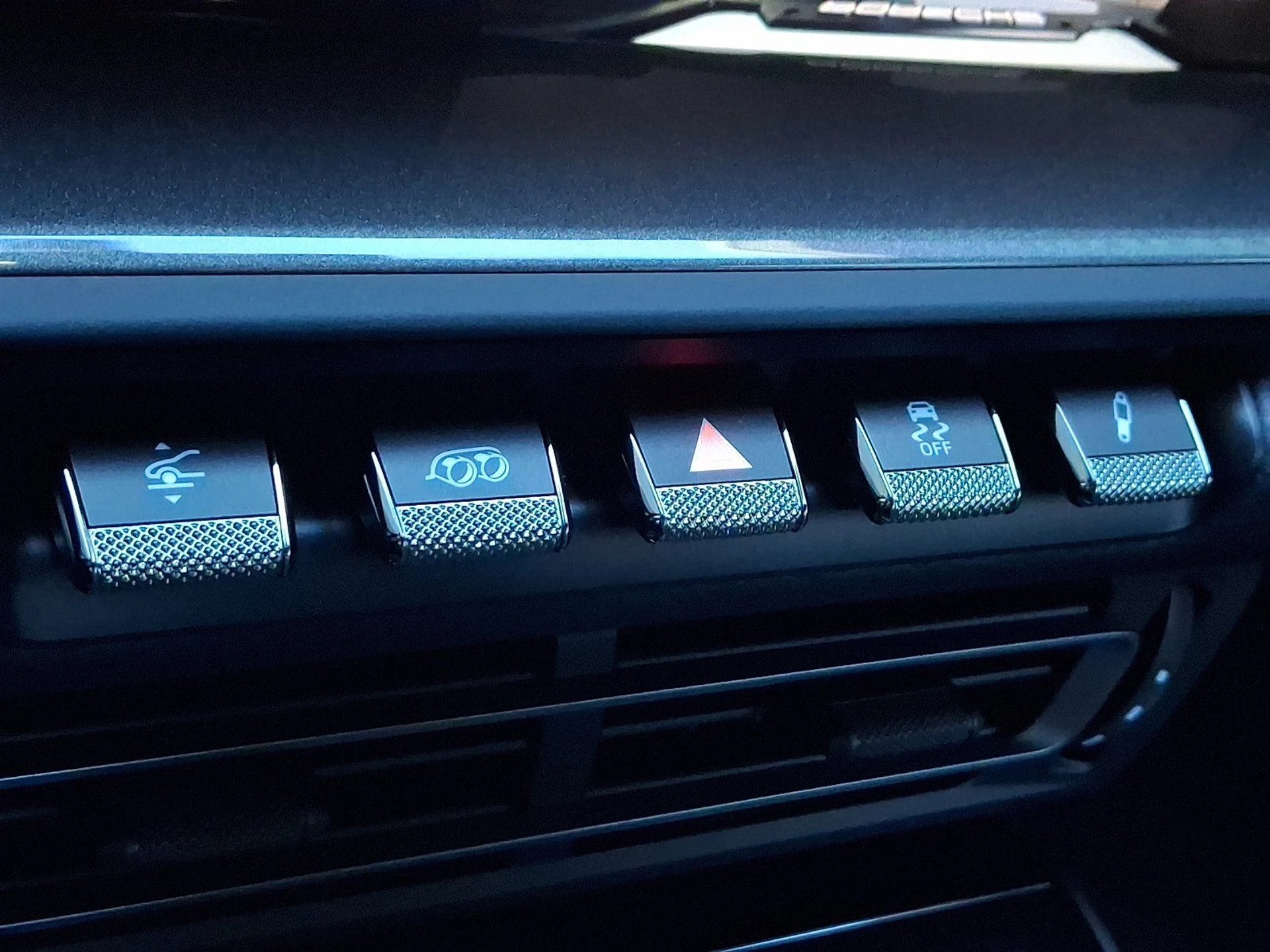 mph025_2831811517_c7b2a41812d22dcb0fd2625bb59fe45e_5302cb2e7c