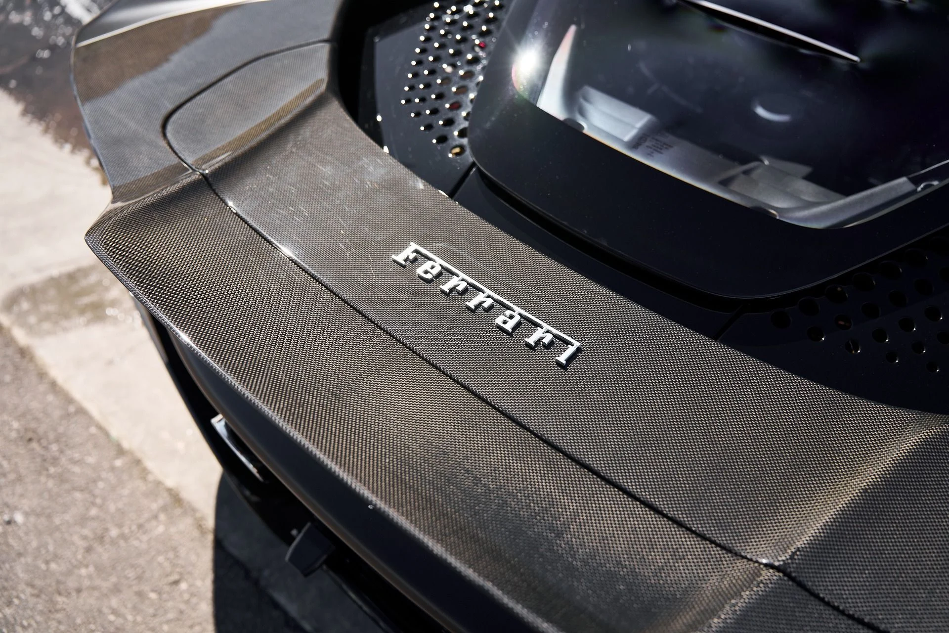 mph025_2832766112_Used_2022_Ferrari_SF_90_Stradale_Base_1760226989_d13077f198