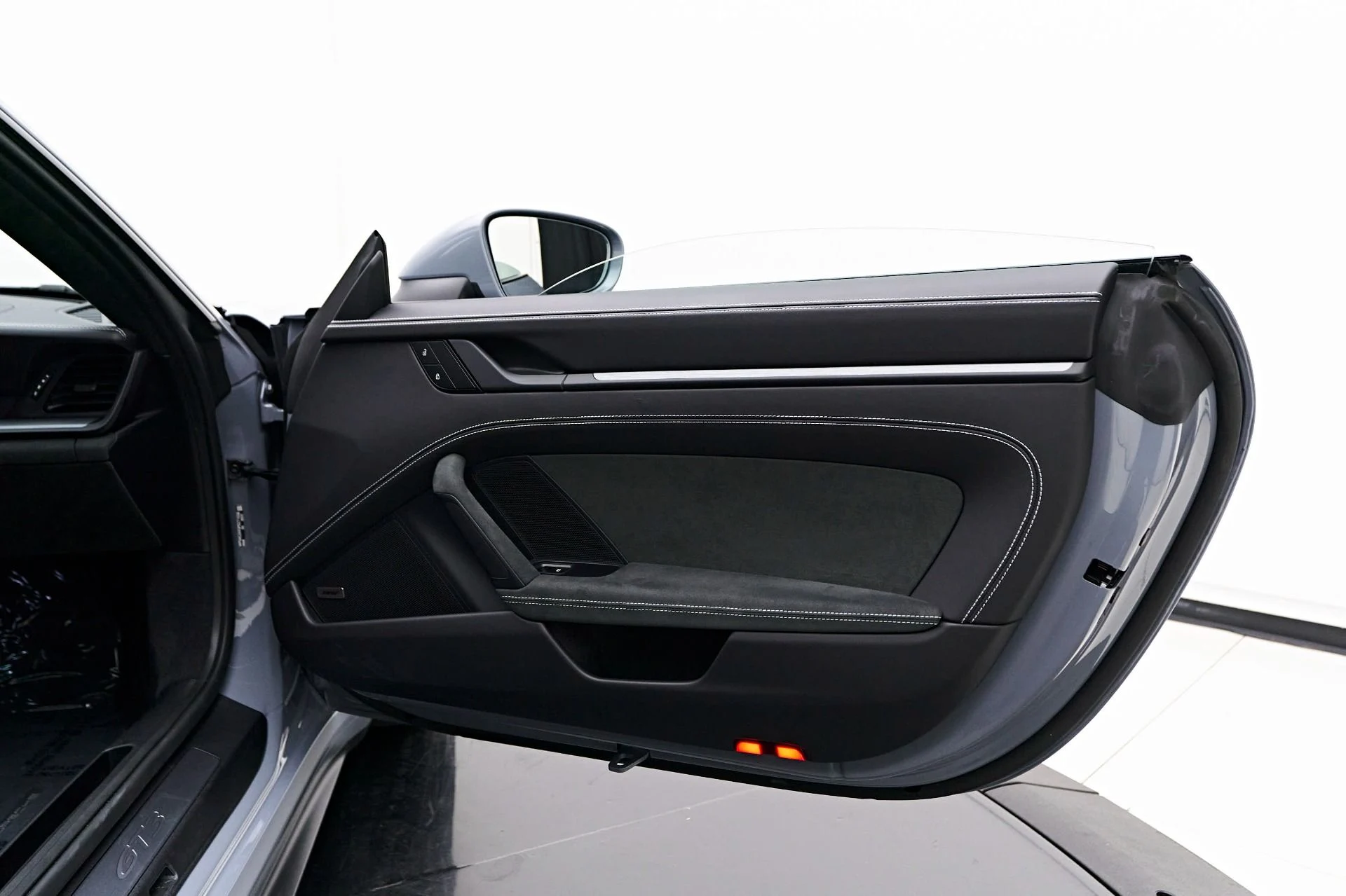 mph025_2834053270_Used_2023_Porsche_911_GT_3_1723305784_6f700b82c5