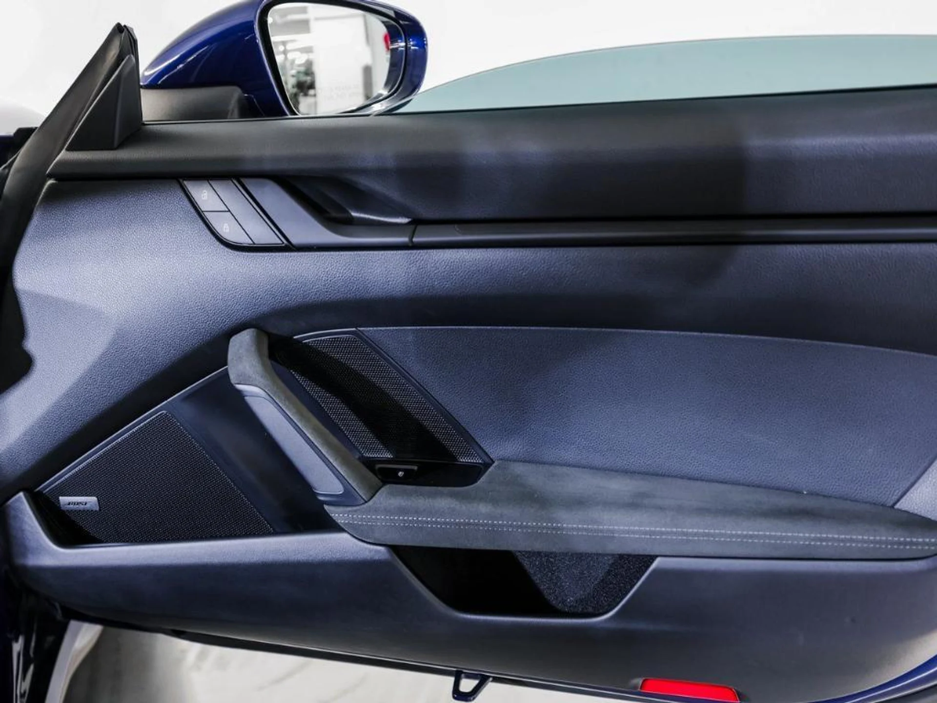 mph025_2839465450_r_FV_4_R_Io77_Mx9_qq_DWKJ_Jz_Vws0zo_bb87f1a886