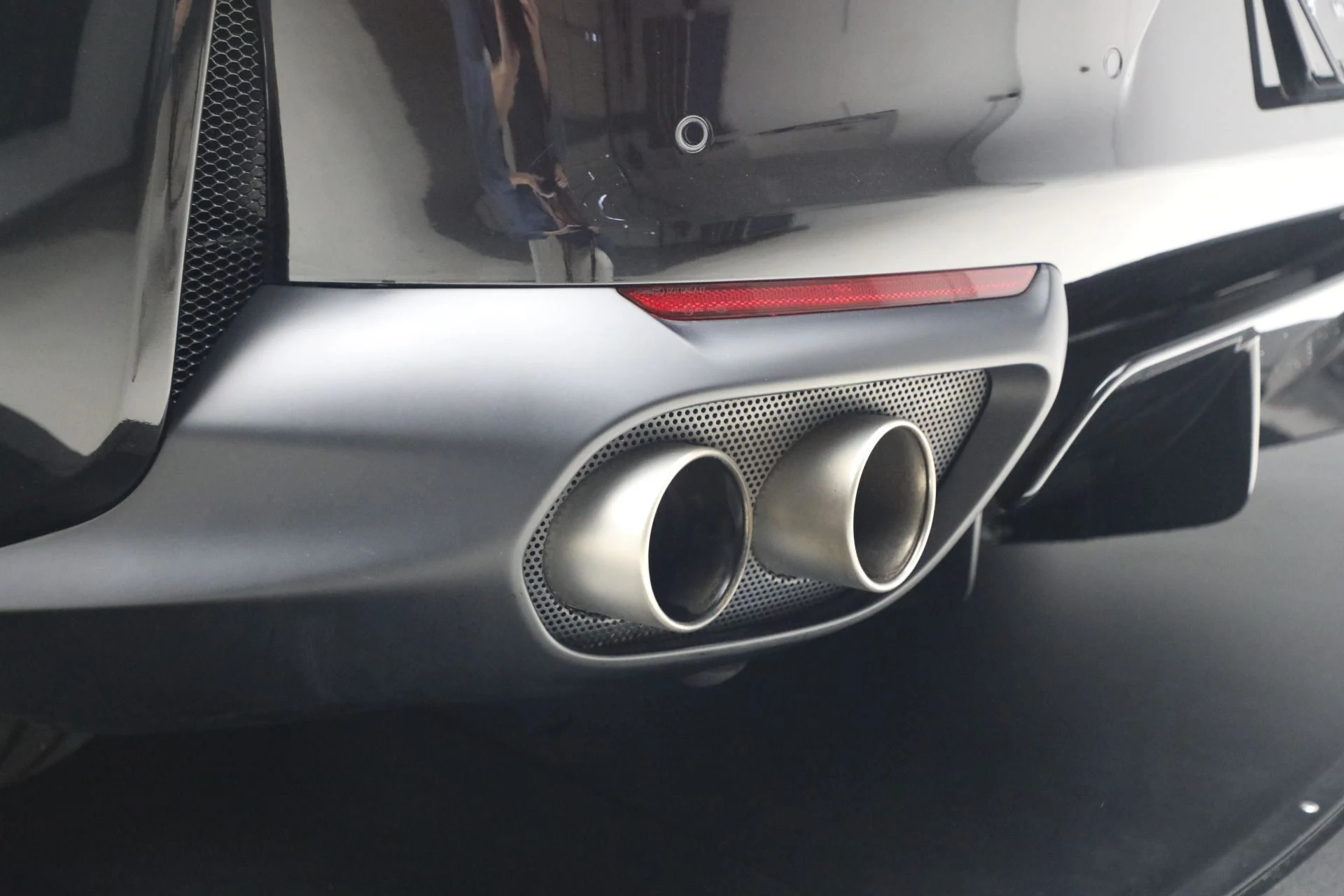 mph025_2848643252_Used_2019_Ferrari_812_Superfast_1776445925_fdcad05075