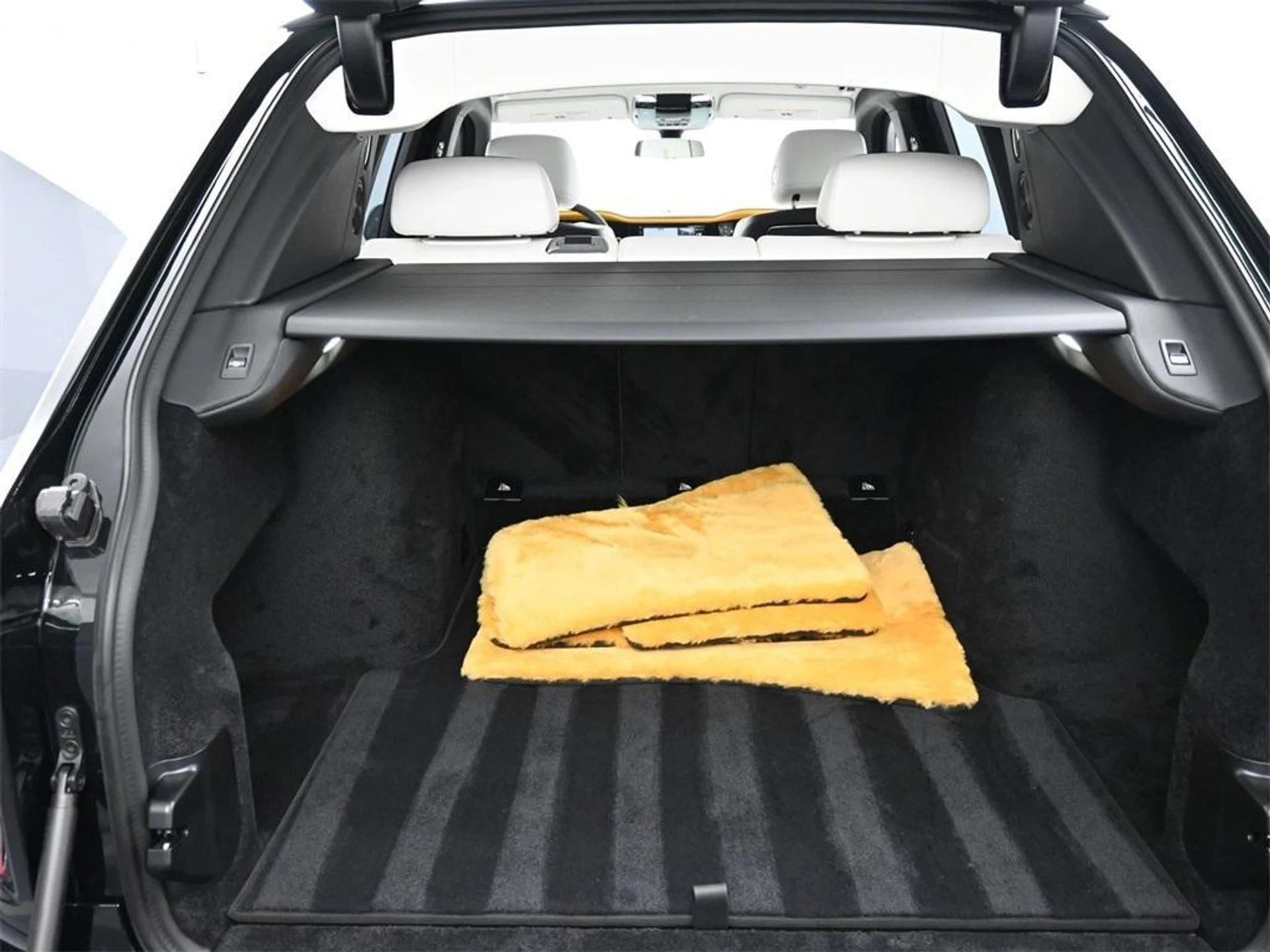 mph025_2854099629_u6zw_Lj_Gfljpe5yb_Yd8bo01_YUWY_22b3ea49d7