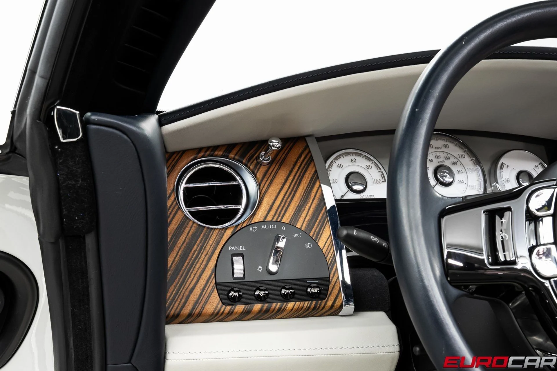 mph025_2868852949_image_26_6384b23eb9