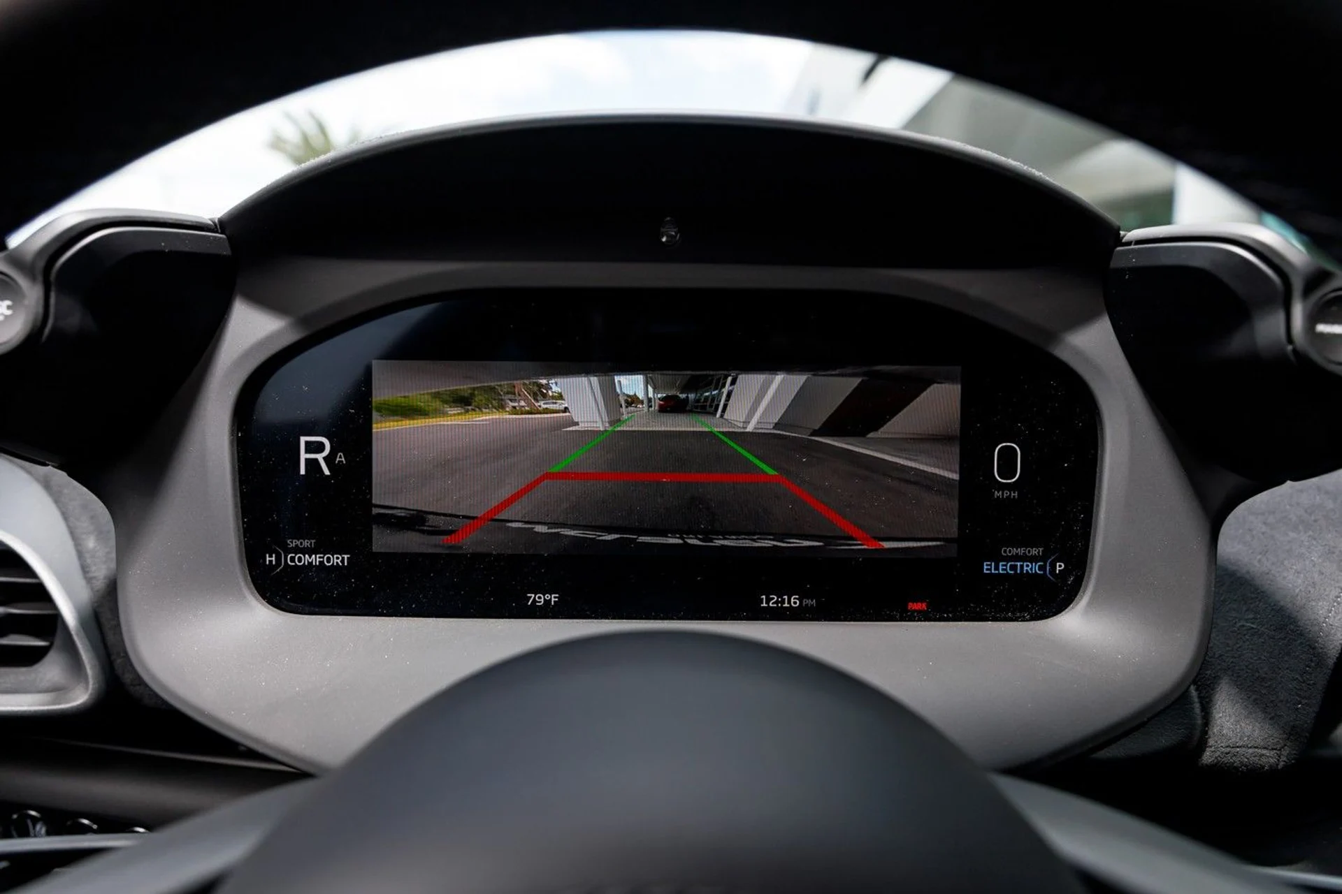 mph025_2874784850_614_p26_l_9a6224cc8a