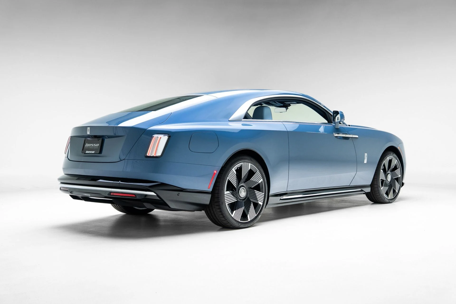 mph025_2877273418_Used_2024_Rolls_Royce_Spectre_1775065047_096bf2aed2