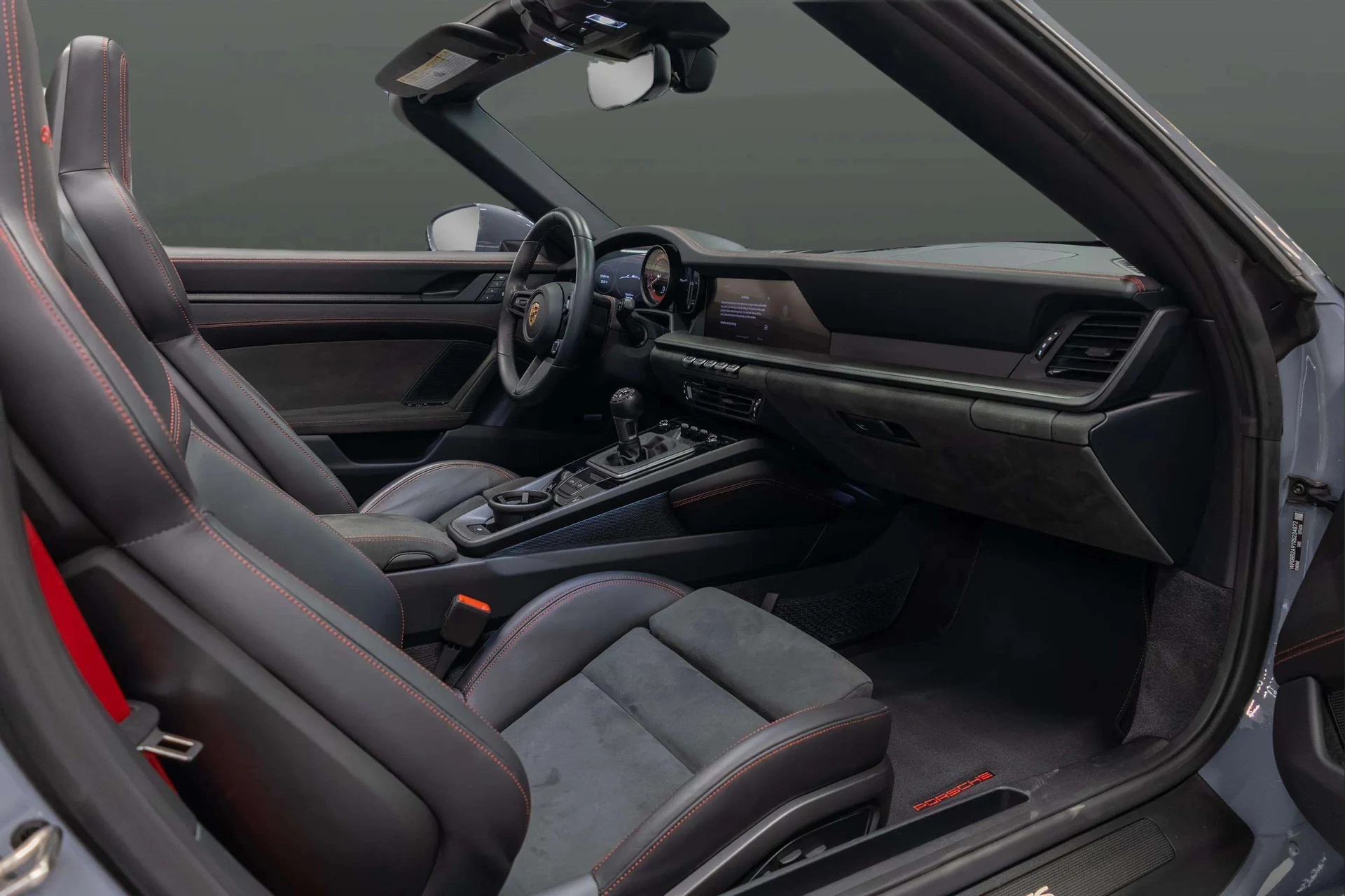 mph025_288683501_468865fc_28dd_4719_94a4_4bf98fcada08_2_26_Interior_202420_Porsche2091120_Targa20420_GTS_2028_WP_0_BB_2_A91_RS_23487229_13_80e4100e2e
