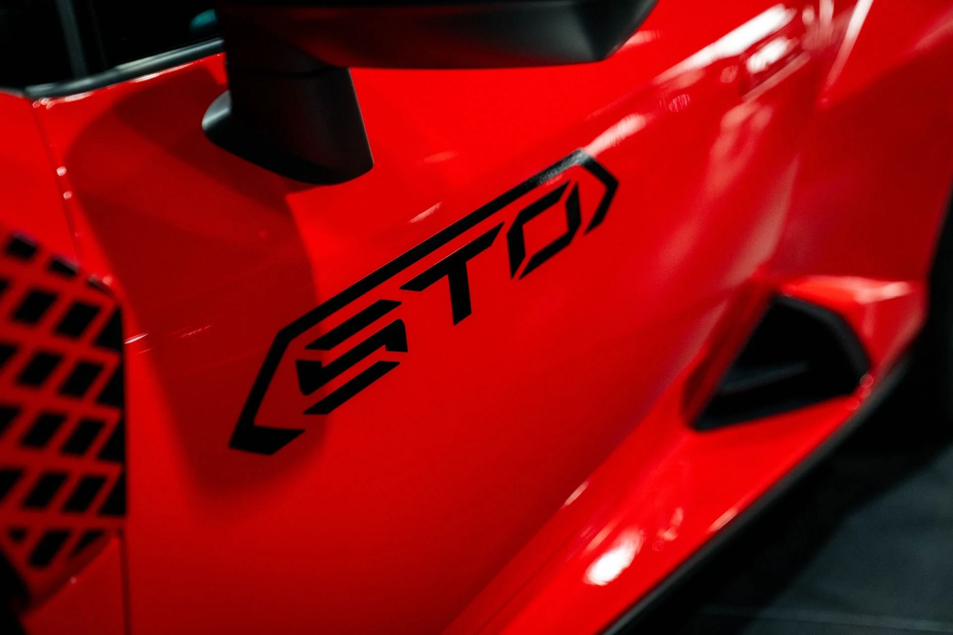 mph025_2887551786_Used_2022_Lamborghini_Huracan_STO_Ad_Personam_Paint_1767634338_4ba343d81b