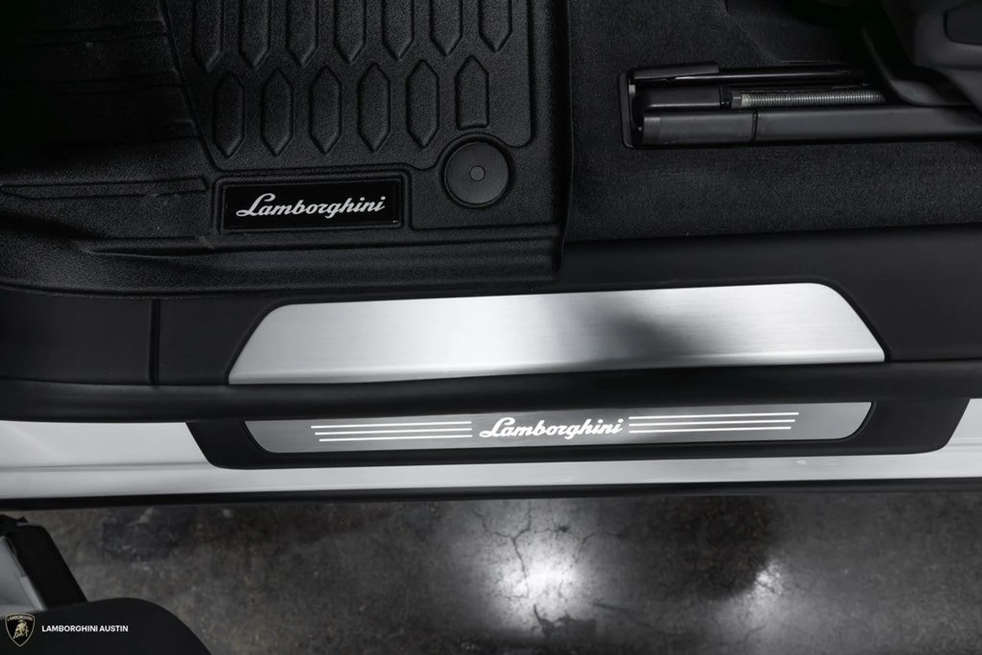 mph025_2889012498_091f9147ce757fd7bc7ba8a84db4c551x_b734545ae4