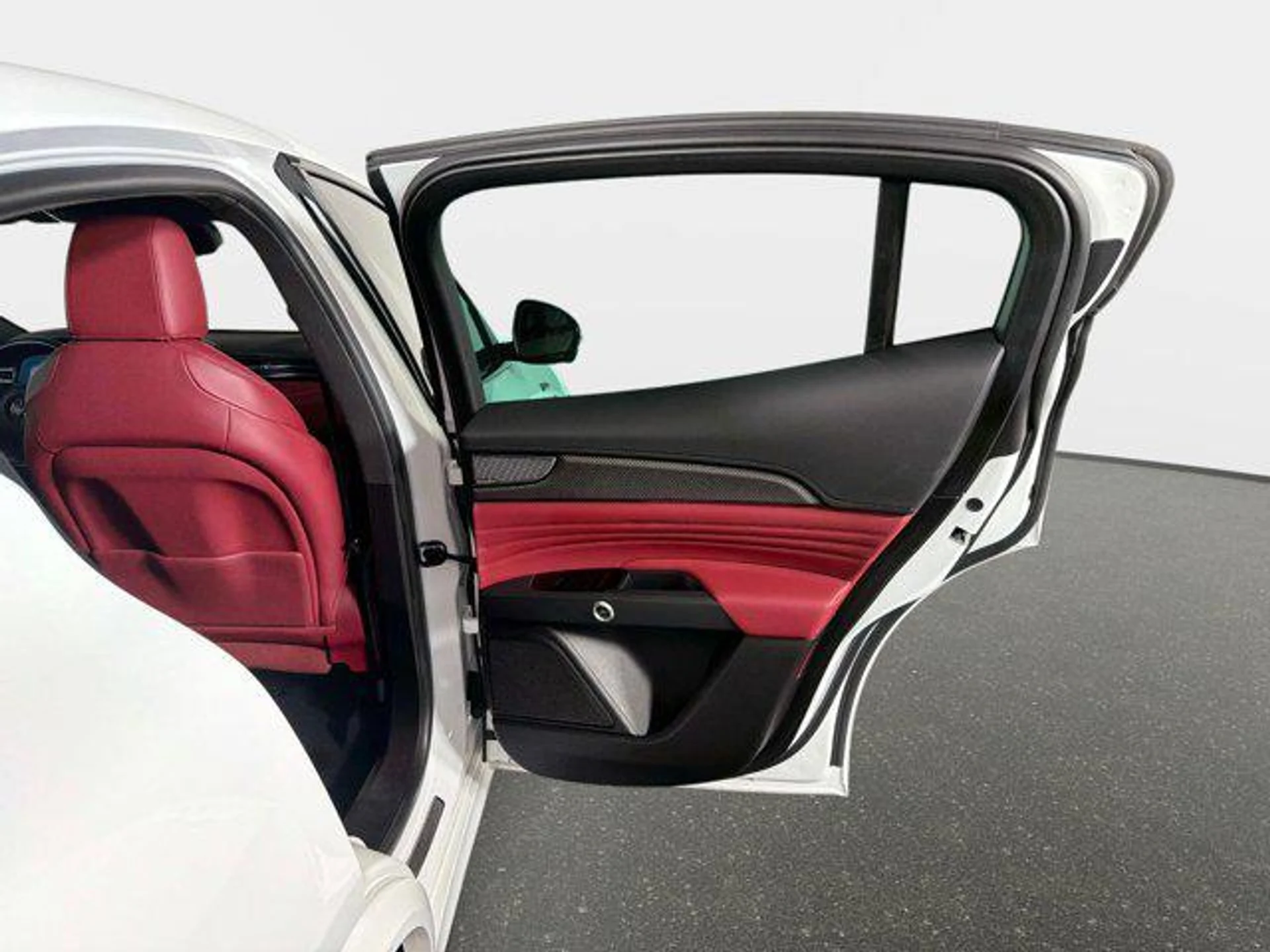 mph025_2892995379_o0_Veue_NN_Sk_L7g_OL_4gcq_F2_wha_LU_fbb781cf90