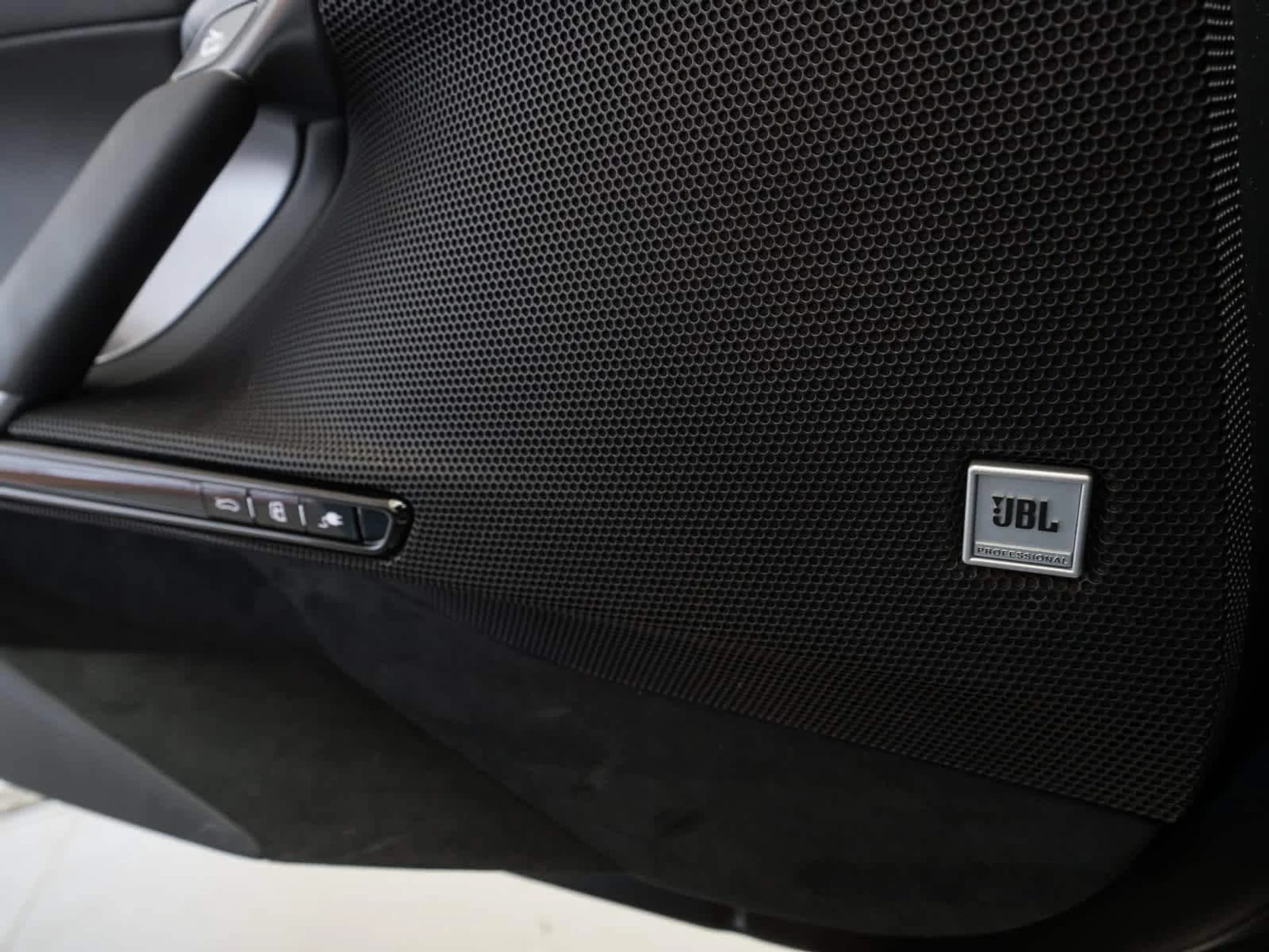 mph025_2906828369_d3aebf42e3b64e827064ebfb3301088ex_3279d79b4b