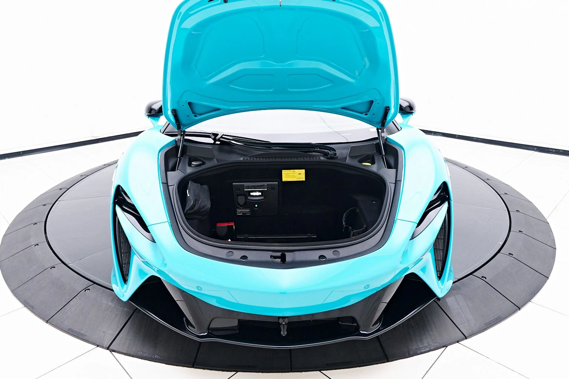 mph025_2909329305_Used_2025_Mc_Laren_Artura_Tech_Lux_1745952984_5528b2e012