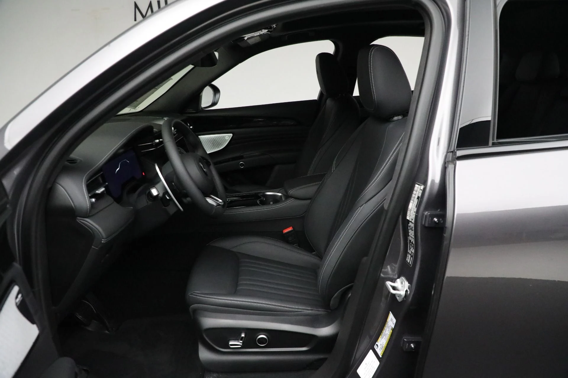 mph025_2909699533_New_2024_Maserati_Grecale_GT_d2454ce990