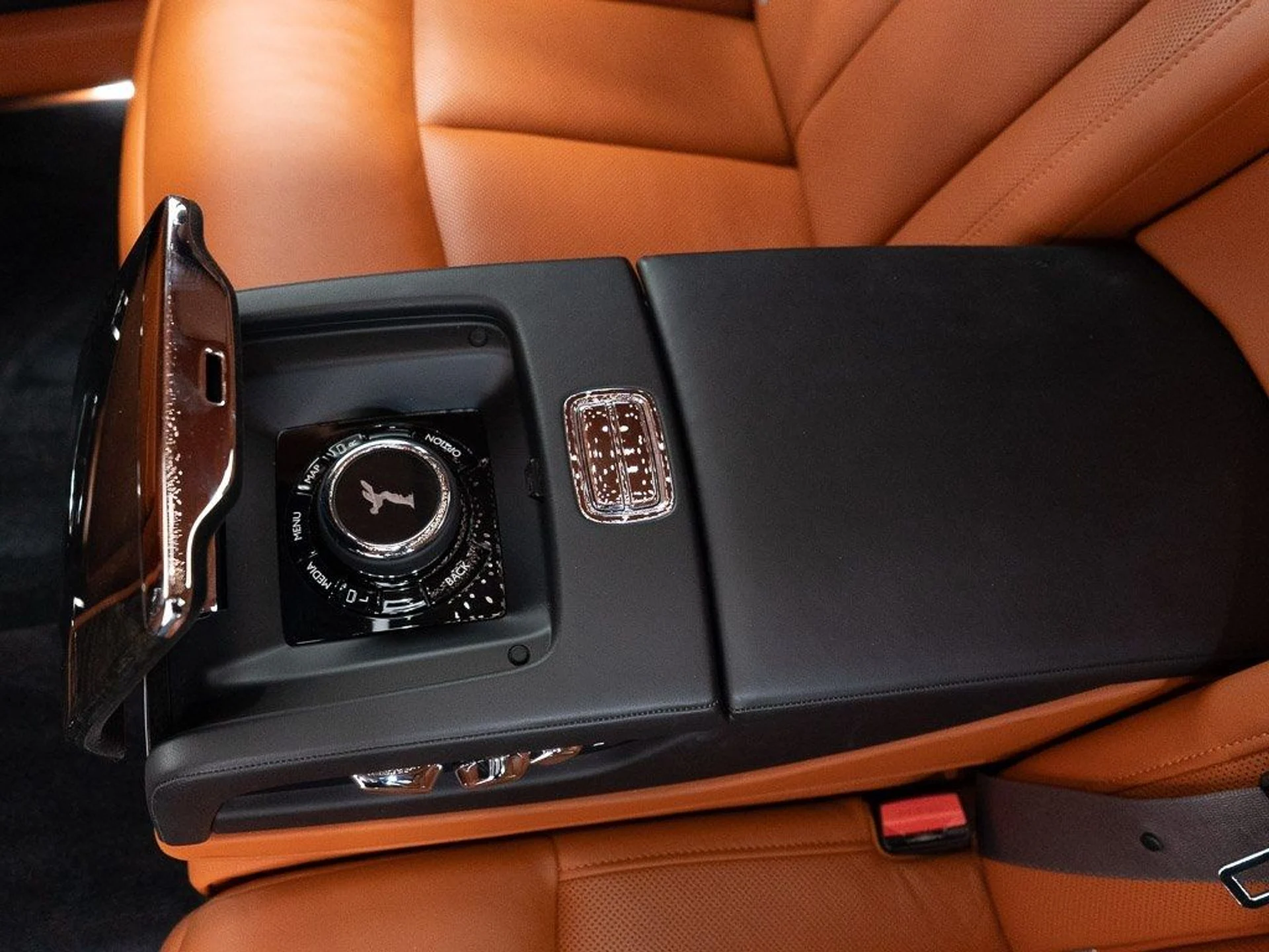 mph025_2910889847_082e7db635ee97da326a102e83ecc303_49ca01231f