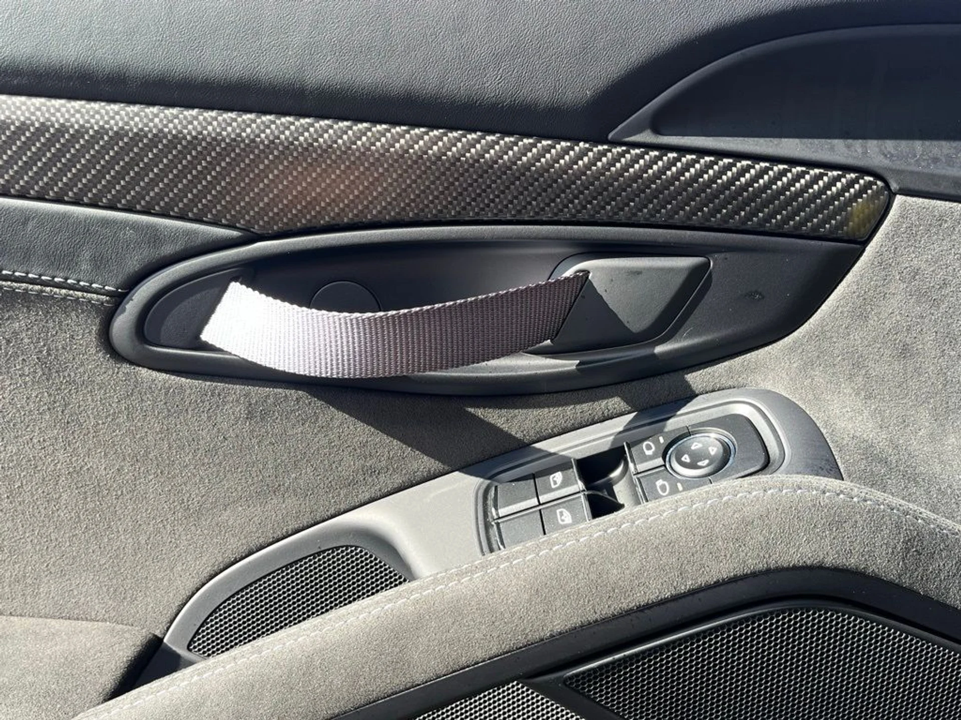 mph025_291242636_7377814fa4c4c24a5871ed8185c715f8_dd3832c836