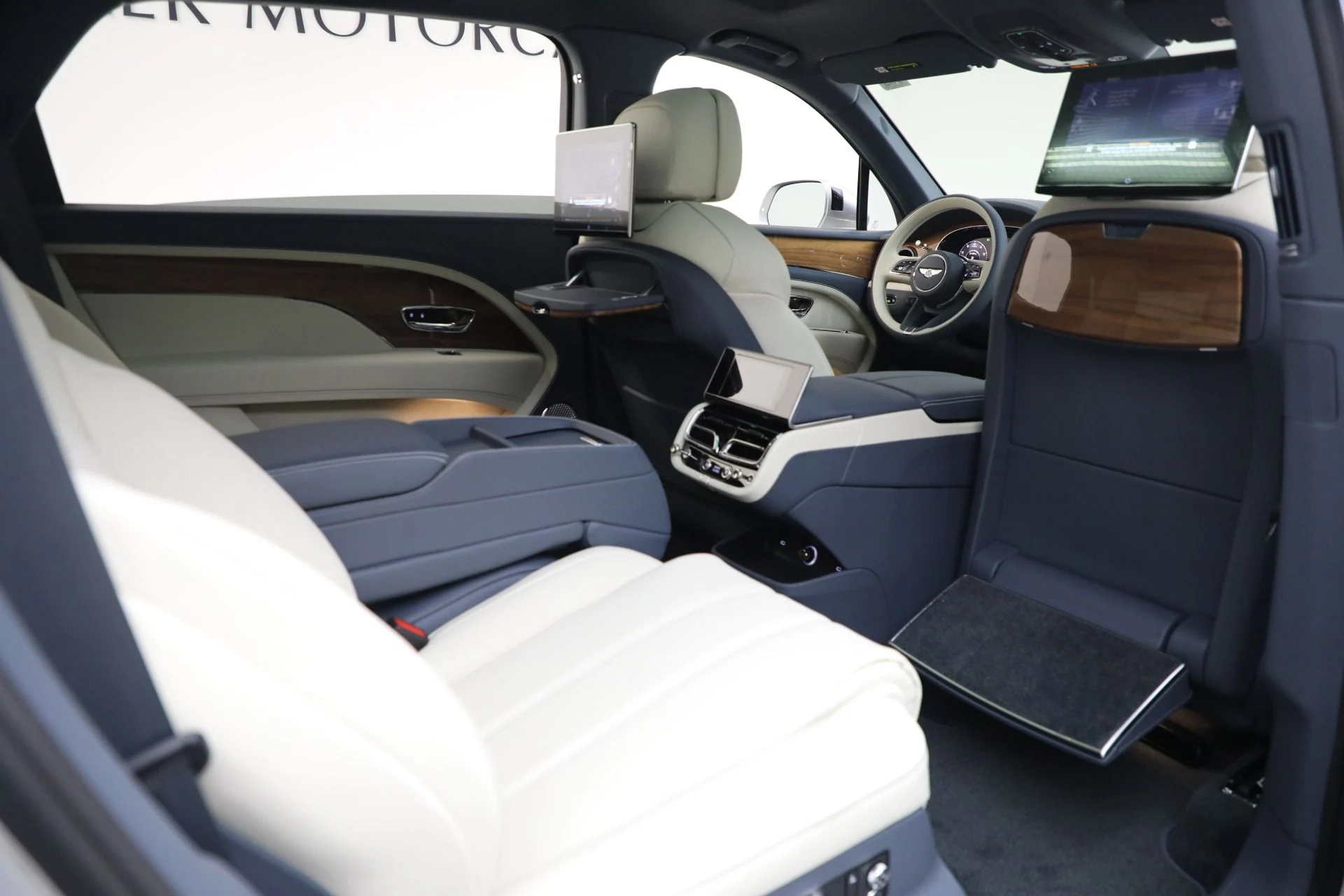 mph025_2916570504_New_2025_Bentley_Bentayga_EWB_V8_2c608d20fe