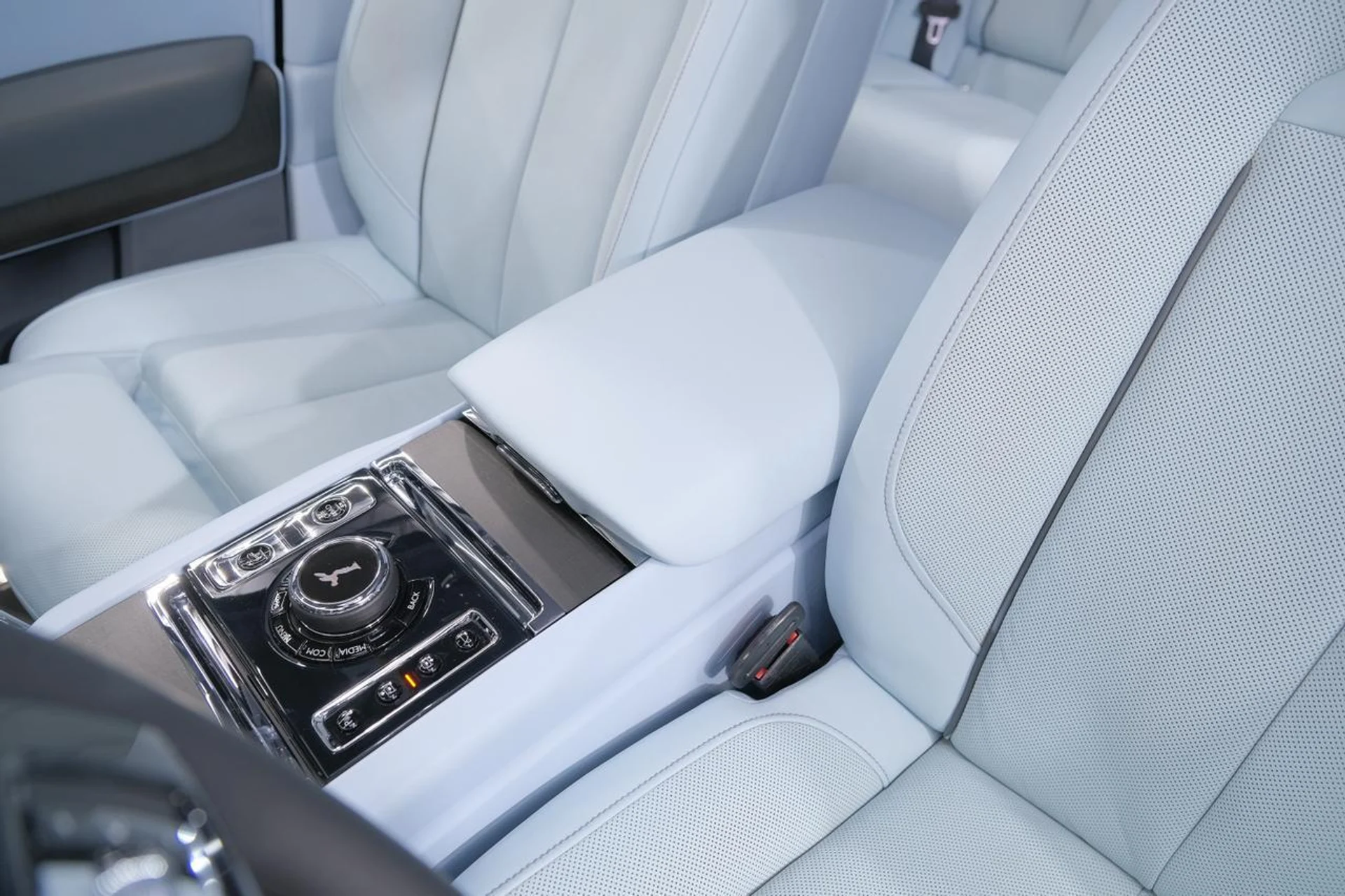 mph025_2923370819_6bcc50b3e62e4c0856eab7320bf9884c_838fac0968