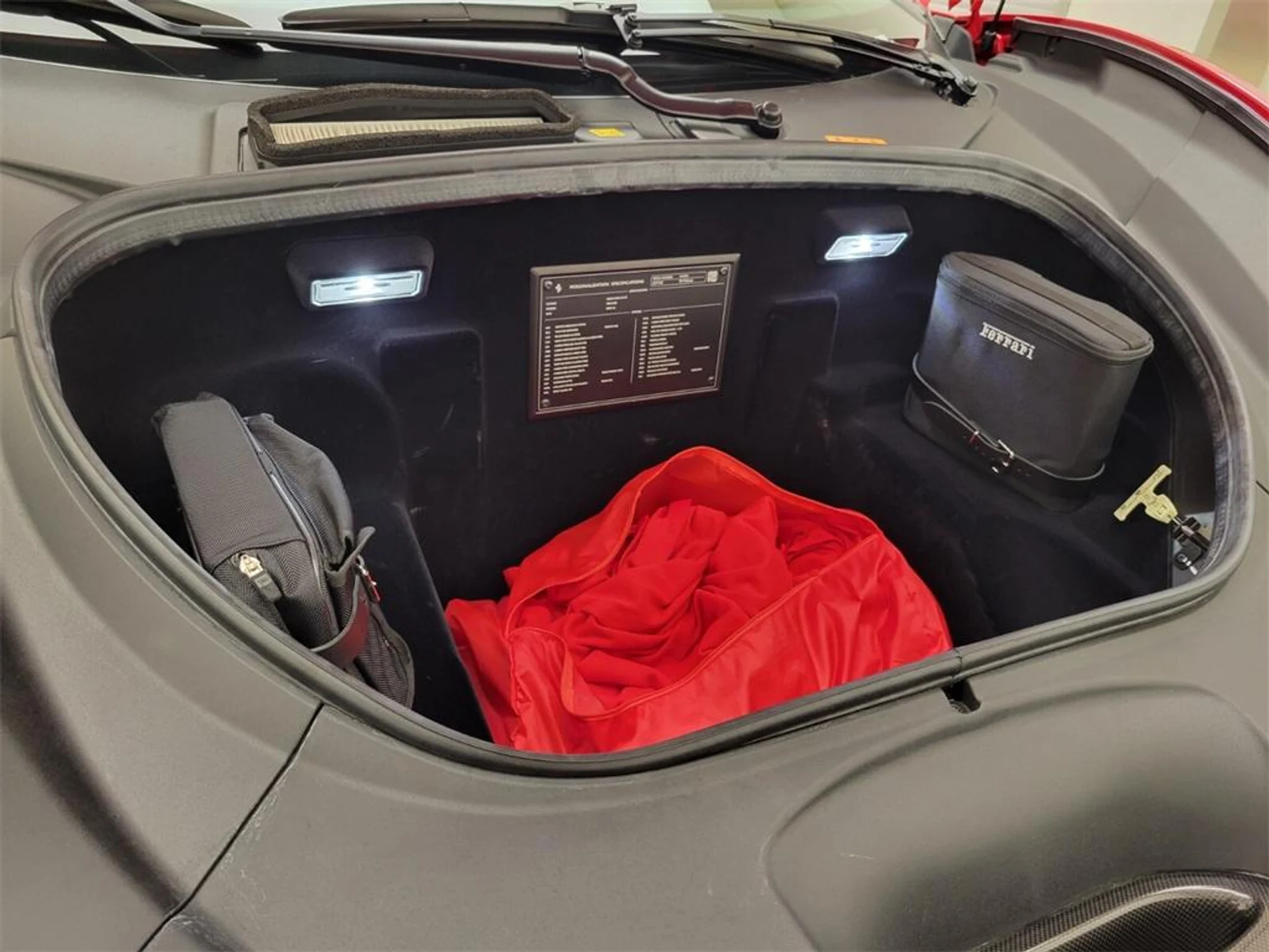 mph025_2929301325_Used_2020_Ferrari_F8_Tributo_1716042524_55b44641ce