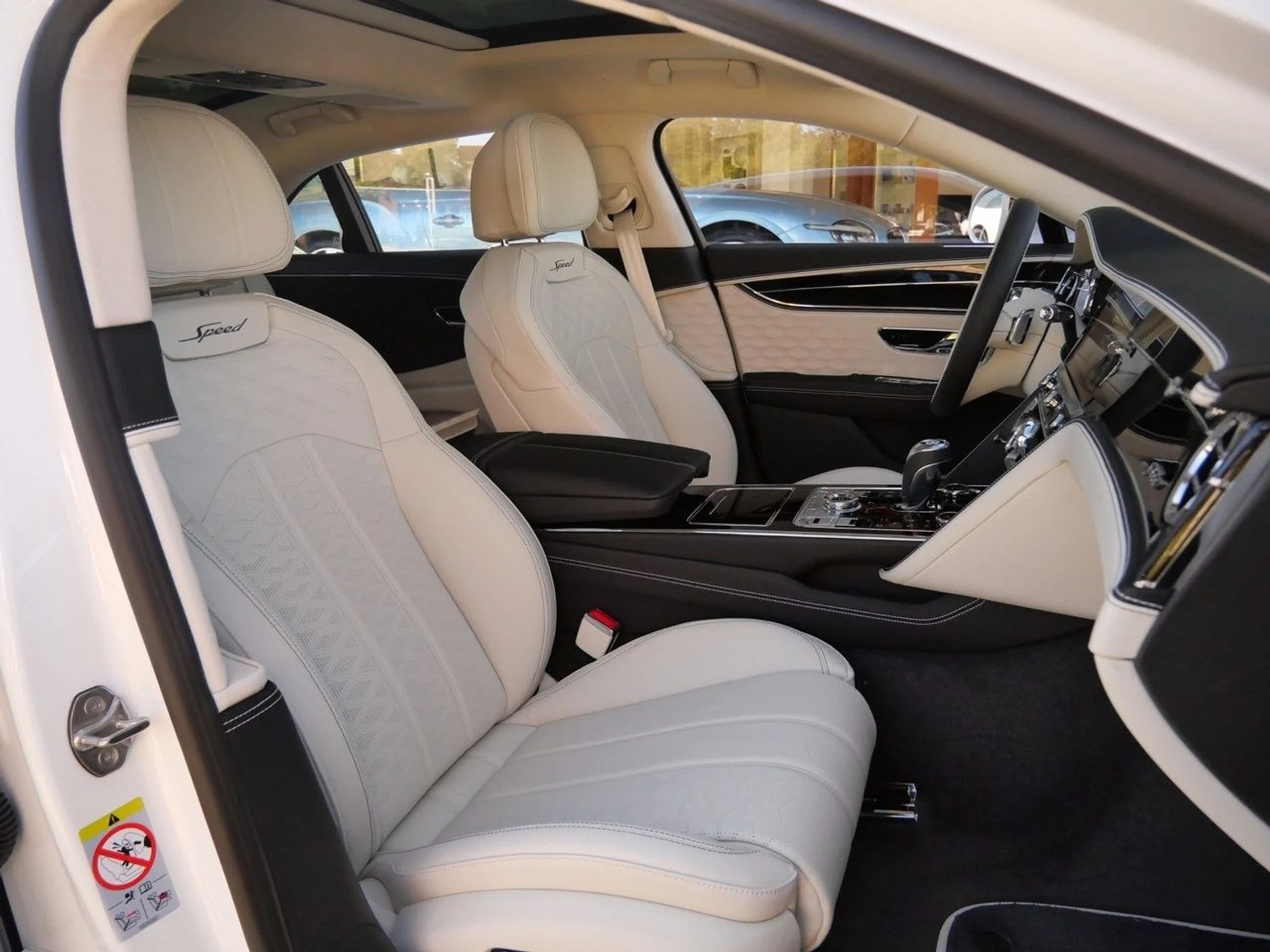 mph025_2934681086_741a3c616ac10e75edaba21401e7f982x_34b9dd1b68