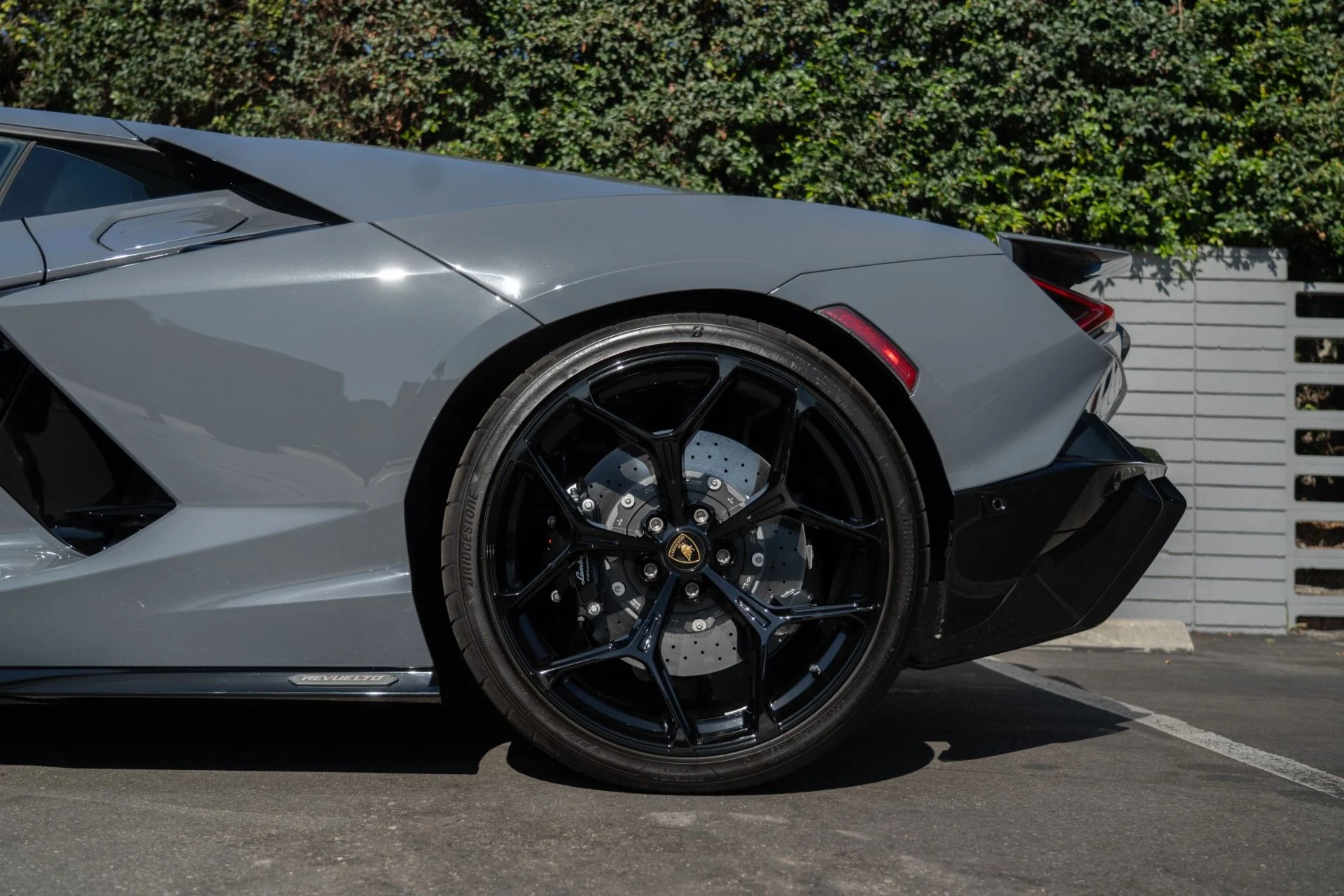 mph025_29368339_Used_2024_Lamborghini_Revuelto_1755720479_d53778d00e
