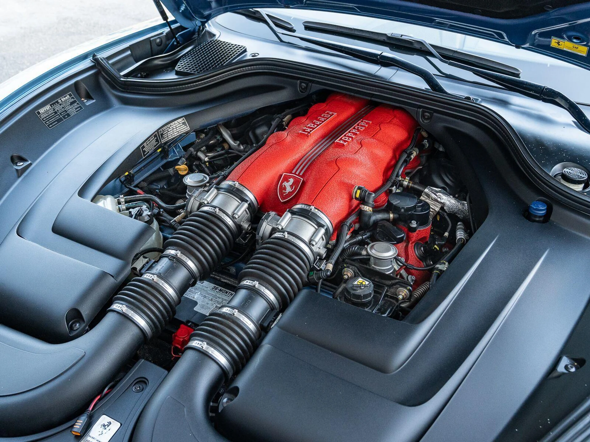 mph025_2937316626_Used_2010_Ferrari_California_1793131312_0982bd7ffb