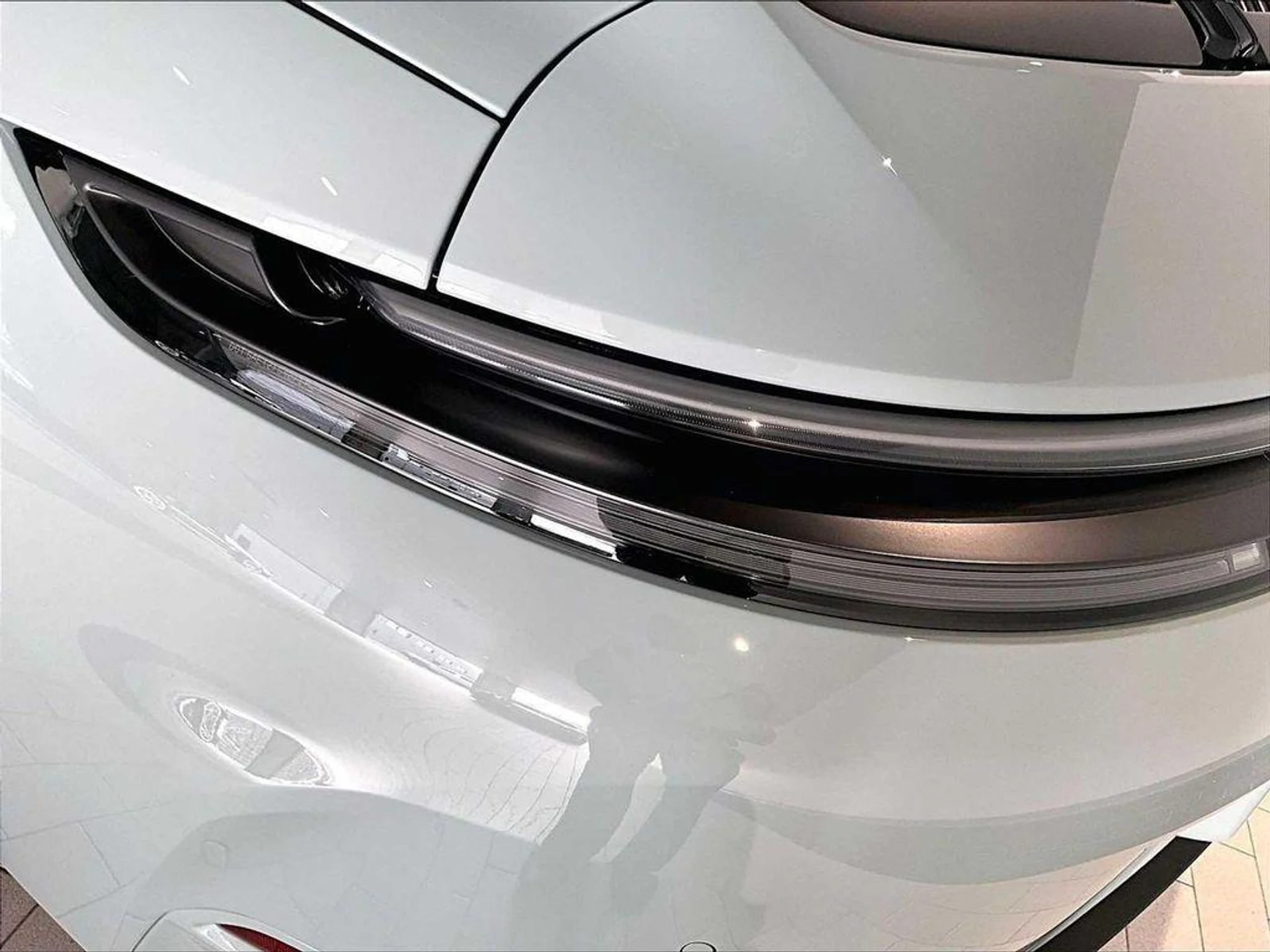 mph025_2940717400_z_V_Nl_S_NYP_Sn_Yf_Rhn0_Fy_He_Pab_TU_30d1b99740