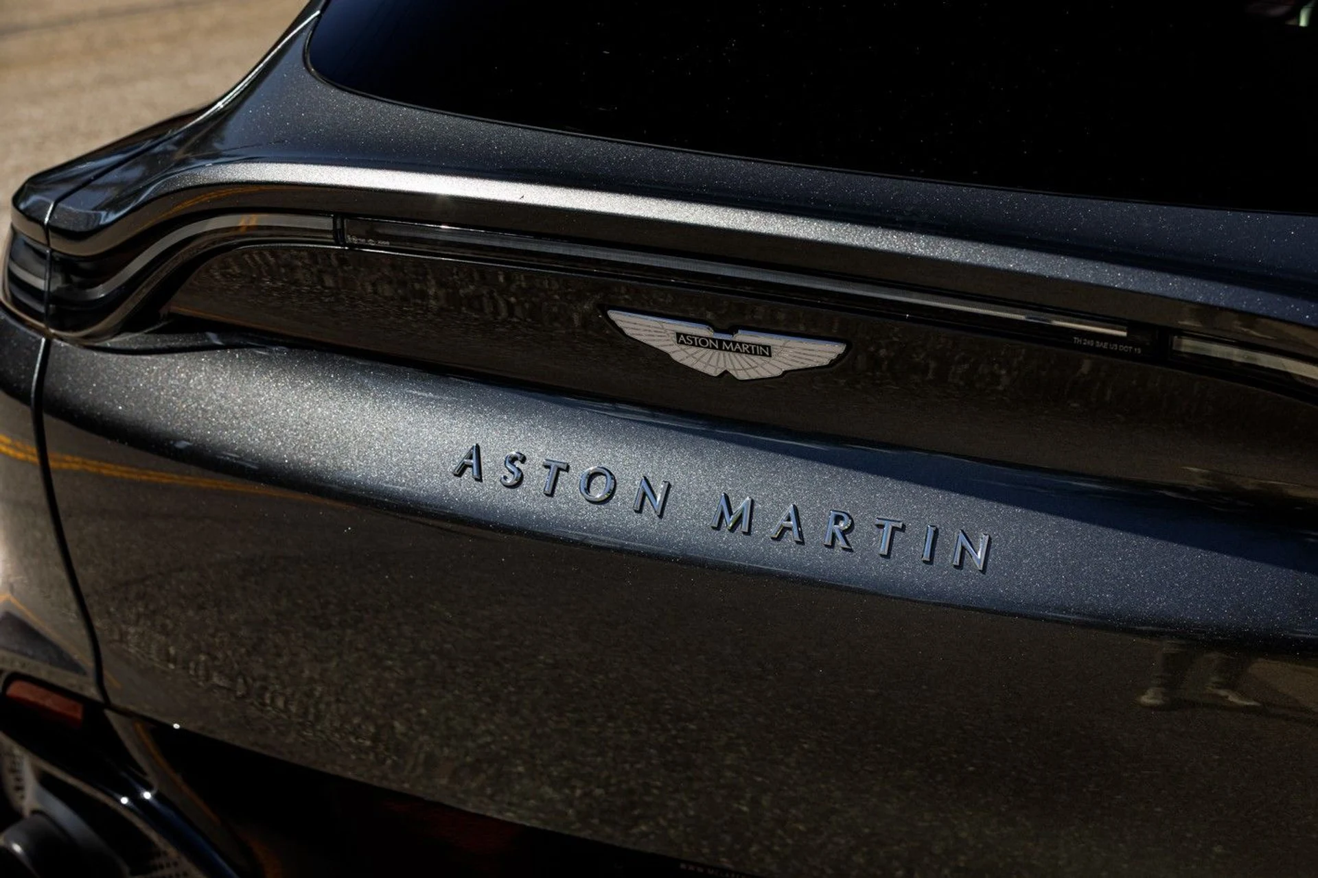 mph025_2943863994_Used_2021_Aston_Martin_DBX_84781c7f3b
