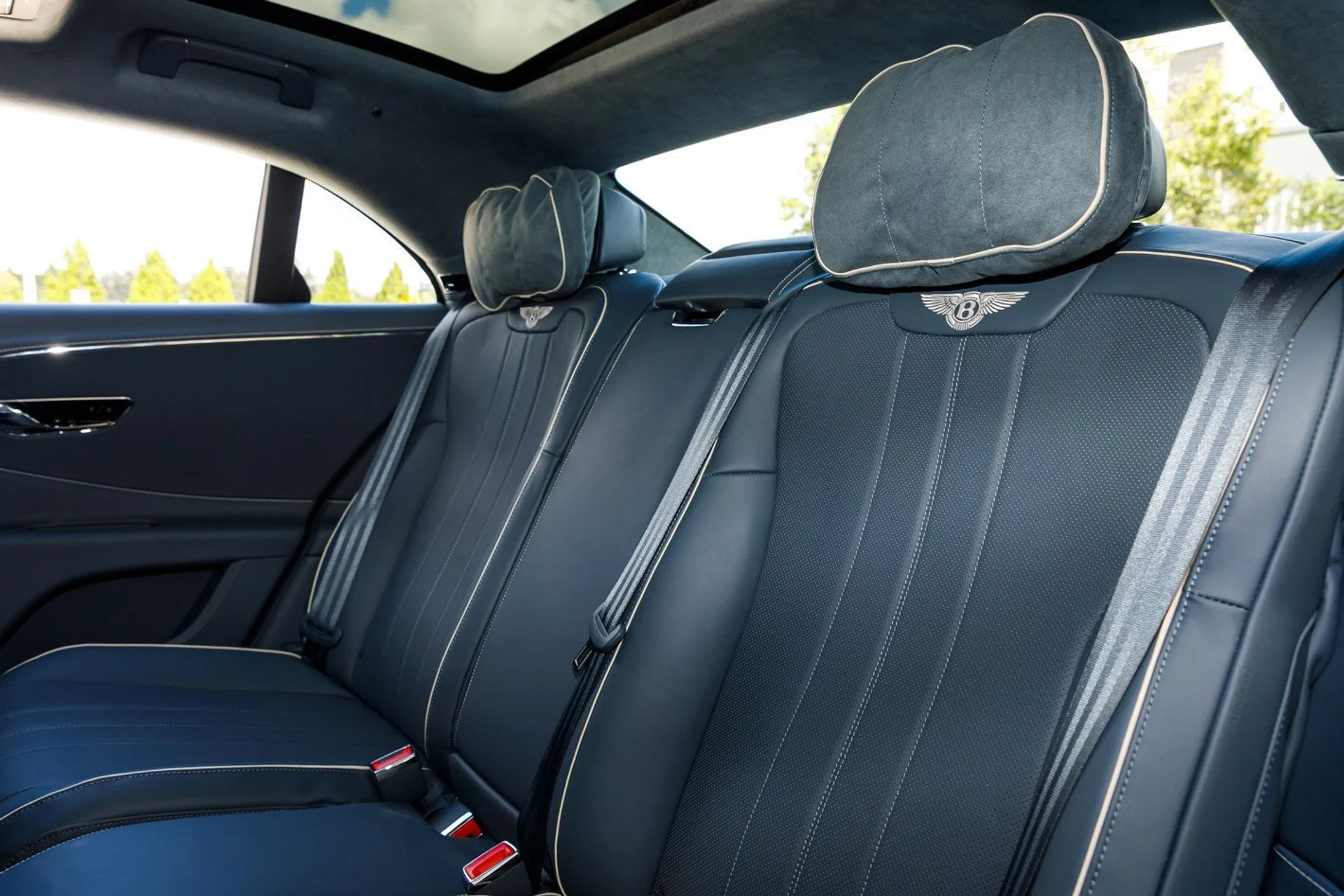 mph025_2949510404_52e56b10d8143ab99fe2f649a54d7505x_eff3b8f3e7