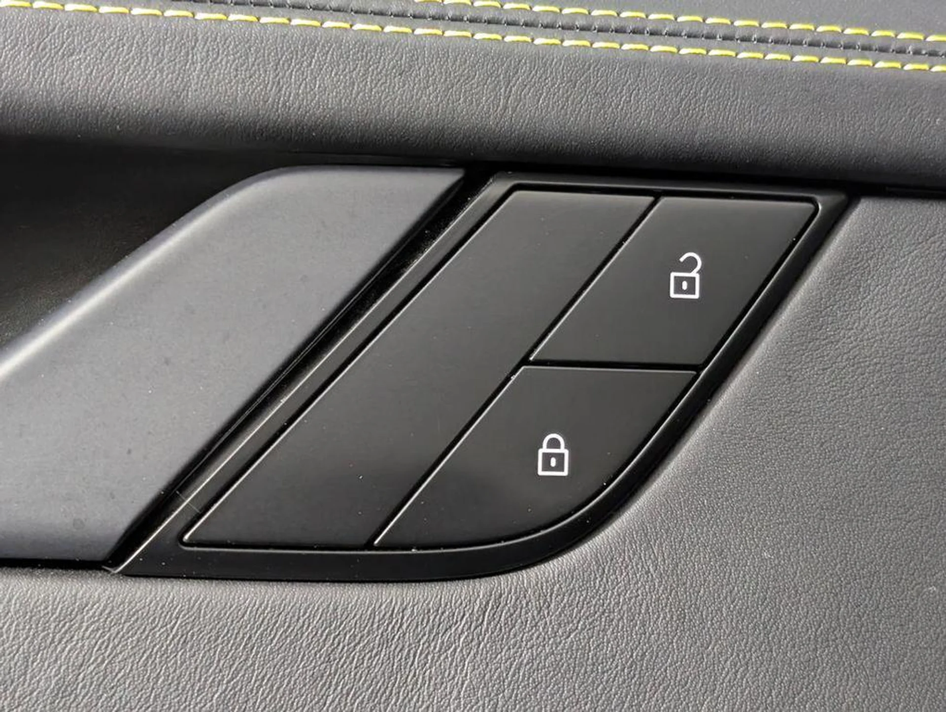 mph025_2961896535_X8_R884y_O3_AYQR_Iq_KE_5z_LOP_Umuw_0e9161567d