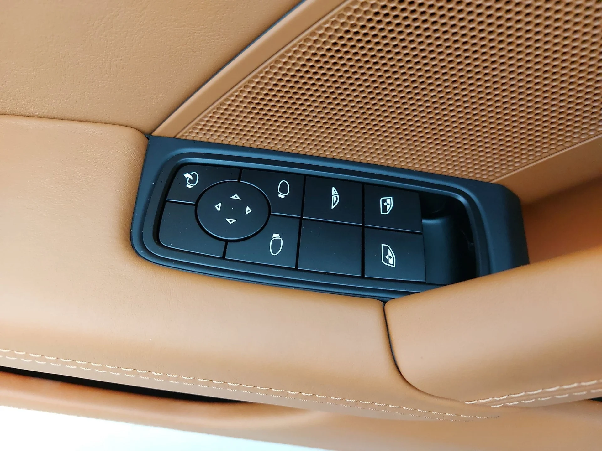 mph025_2962595161_a403f90b2d86dd21abbfbd08fc671033x_33662d5264