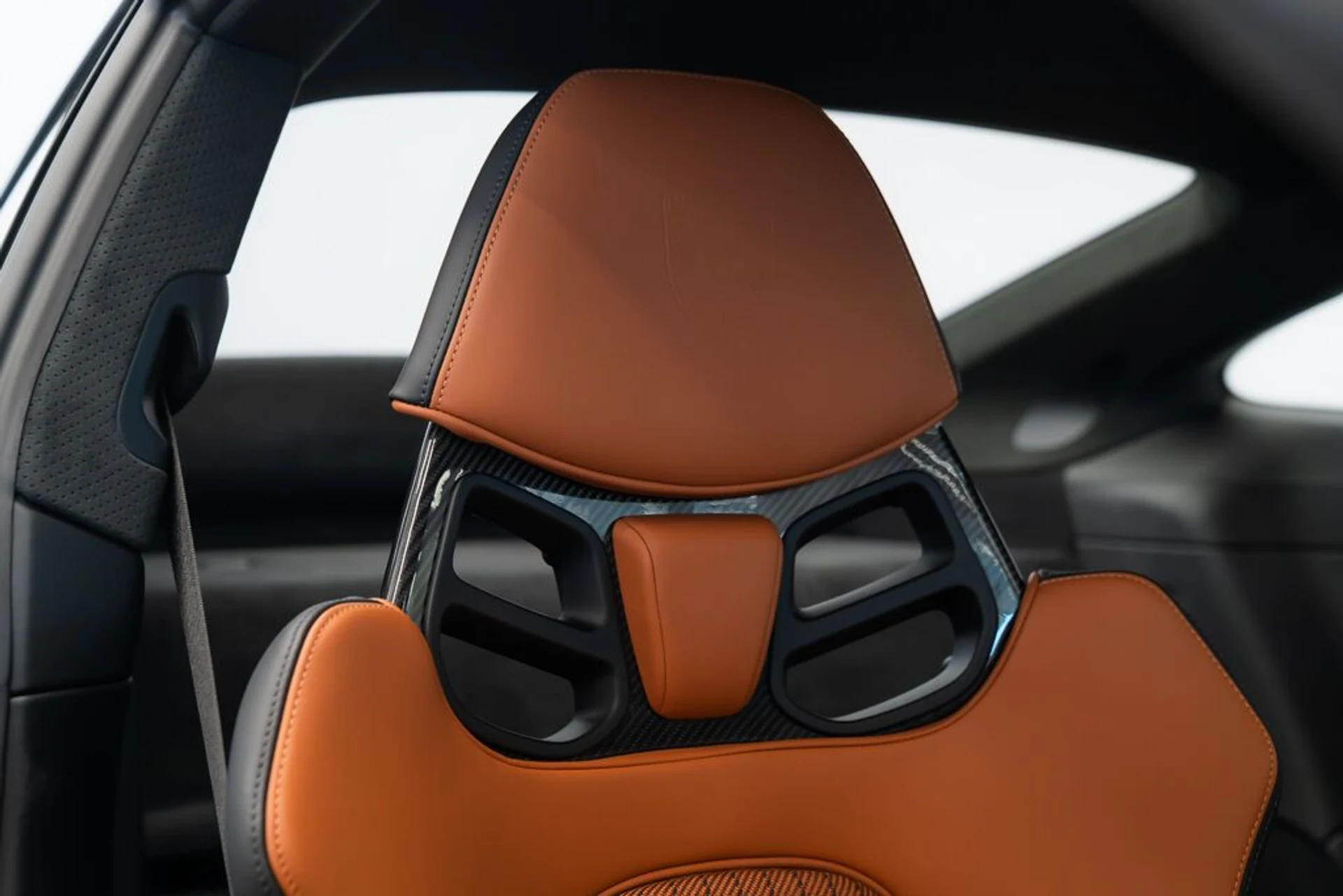 mph025_2964851719_porsche_911_2024_jpg_v_1773863537_a573949505