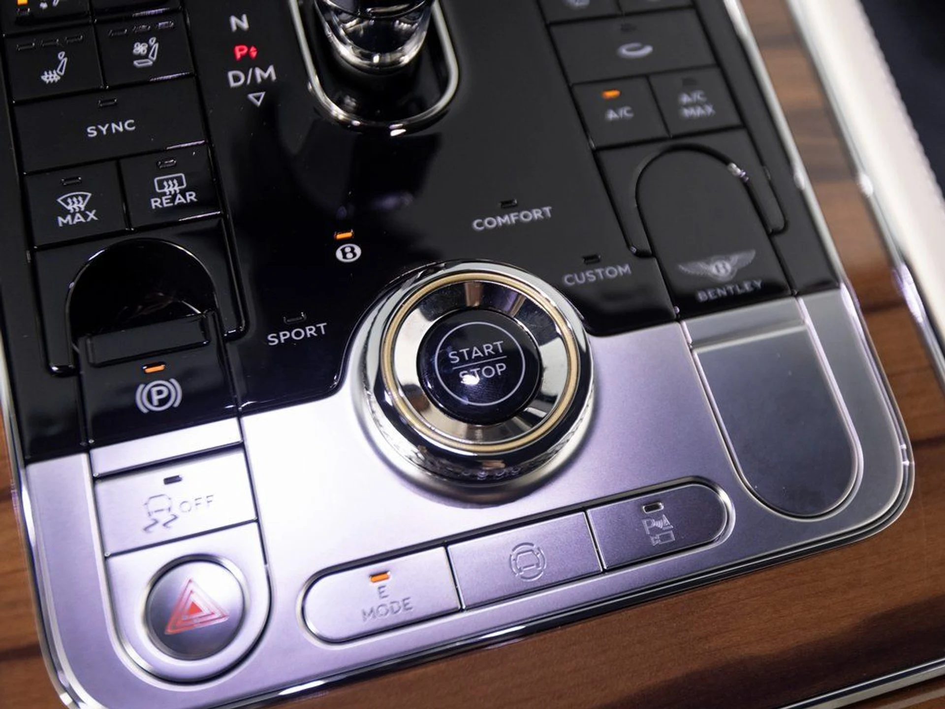 mph025_2970899641_164fd0ff00828e767a22896b5a65f3b7x_296cea6176