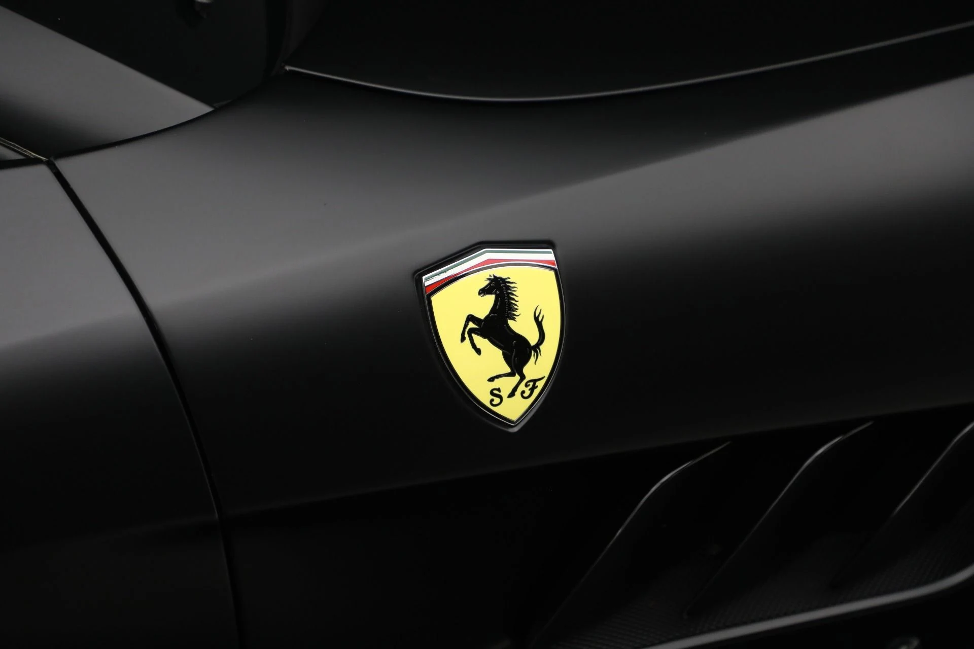 mph025_2972237542_Used_2018_Ferrari_GTC_4_Lusso_1787858853_45ad381d13