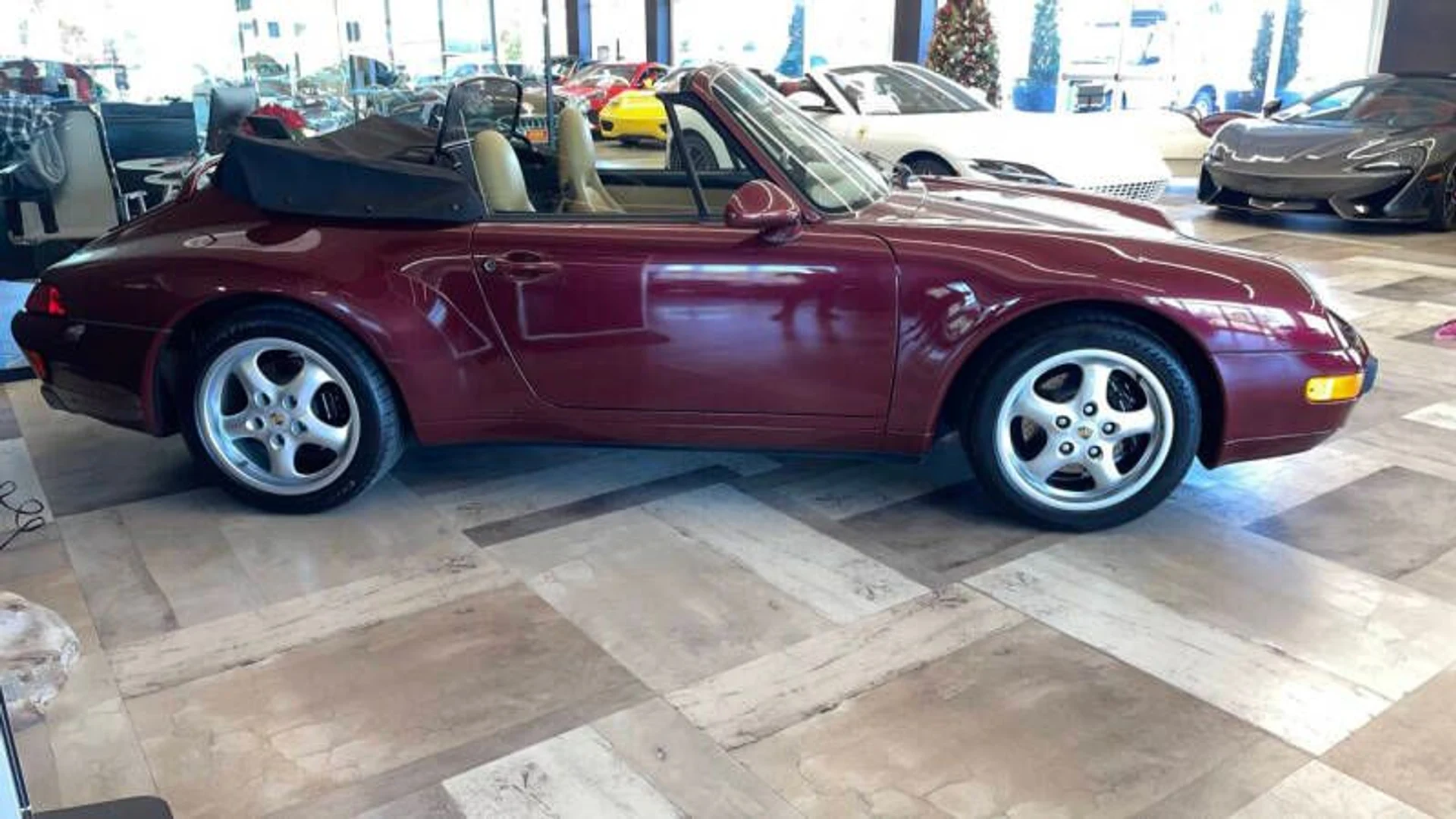 mph025_2977546305_1997_porsche_911_carrera_2dr_convertible_a89f906530