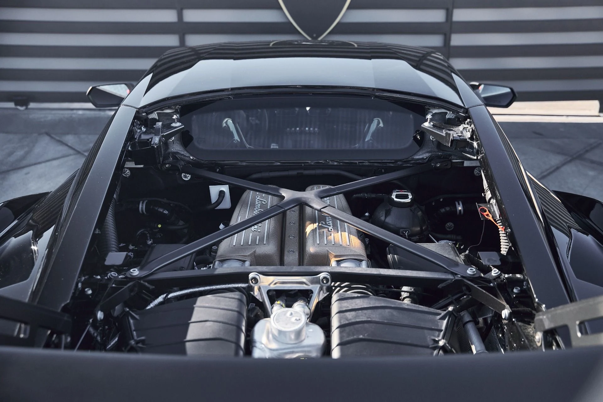 mph025_2978719752_Used_2024_Lamborghini_Huracan_STO_1768271404_6c0536e117