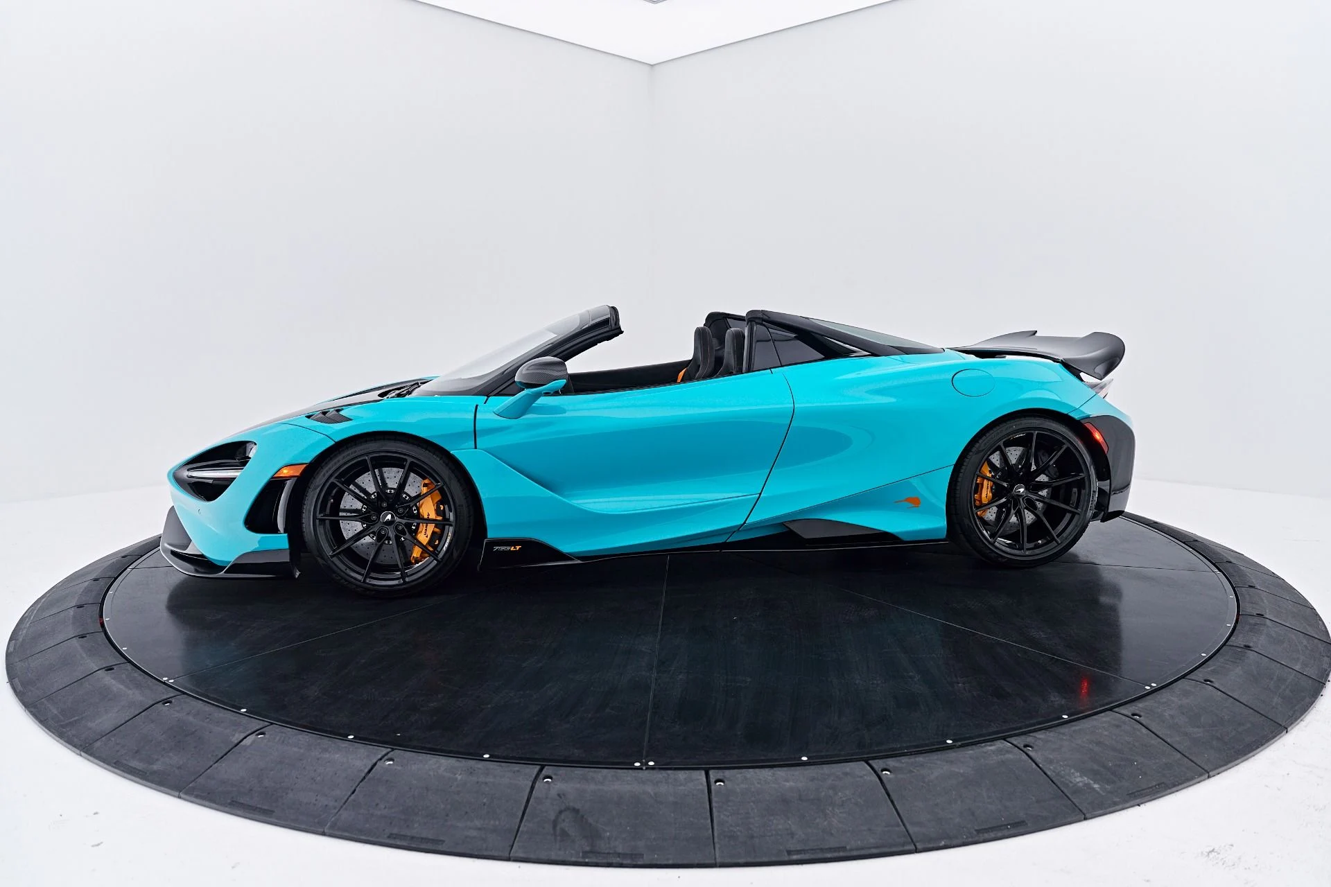 mph025_2983958348_Used_2022_Mc_Laren_765_LT_Base_1786488475_d180d155bd