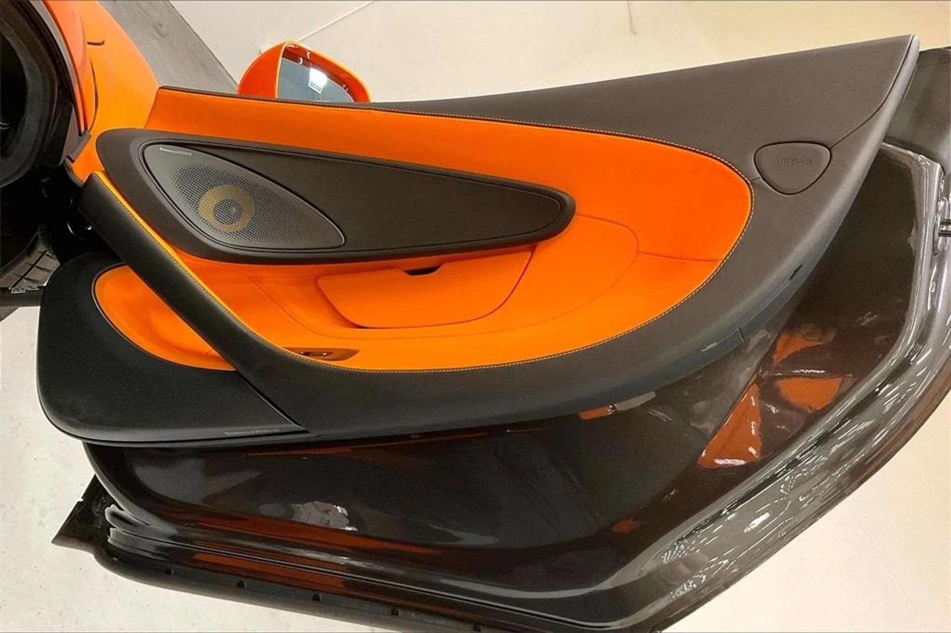 mph025_2988763506_2e87a6f0eb40e42ebc2b3a0e1c35aeebx_100f451975