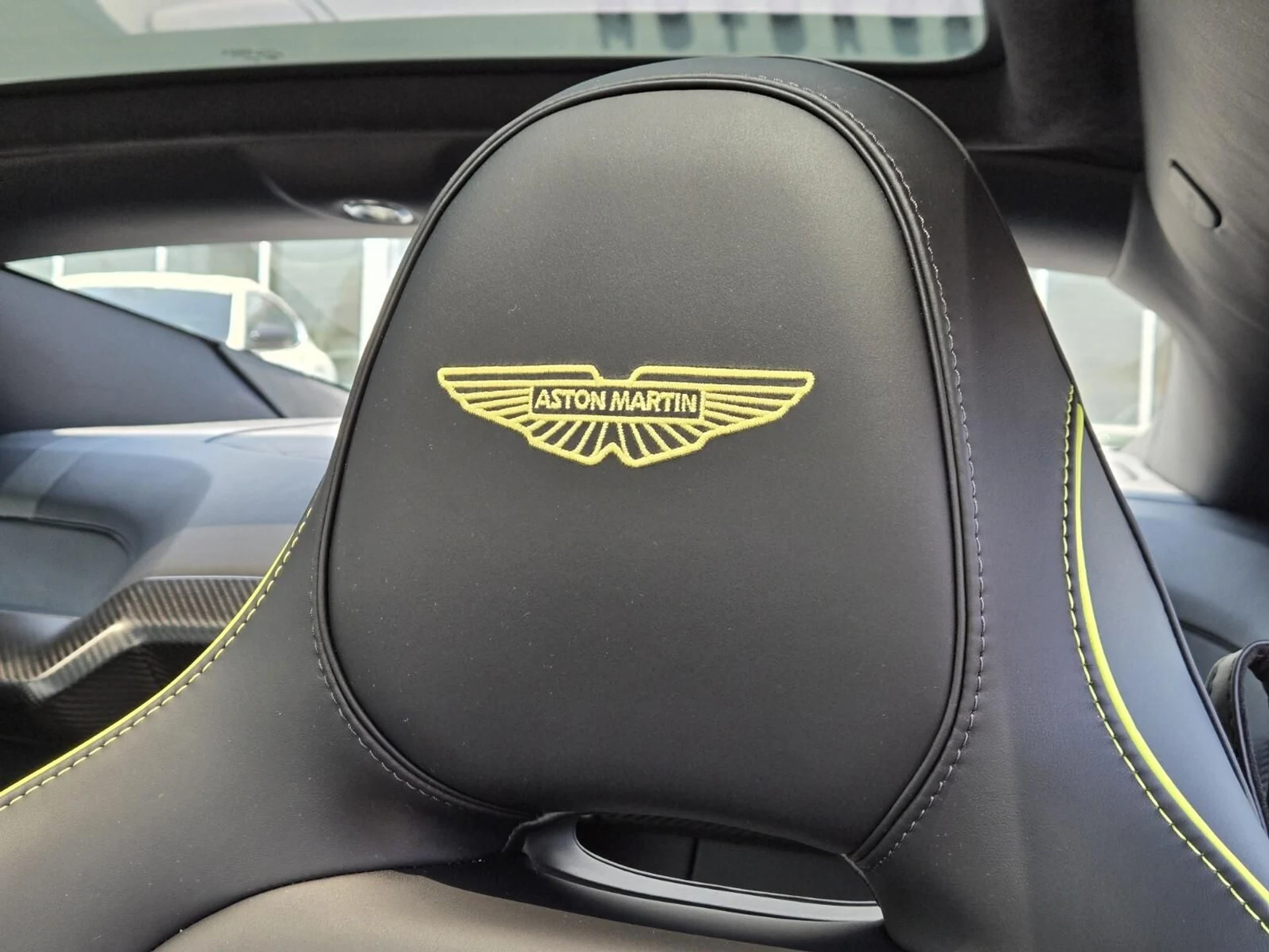 mph025_2990288861_New_2025_Aston_Martin_Vanquish_V12_1754459303_d3f4db381d
