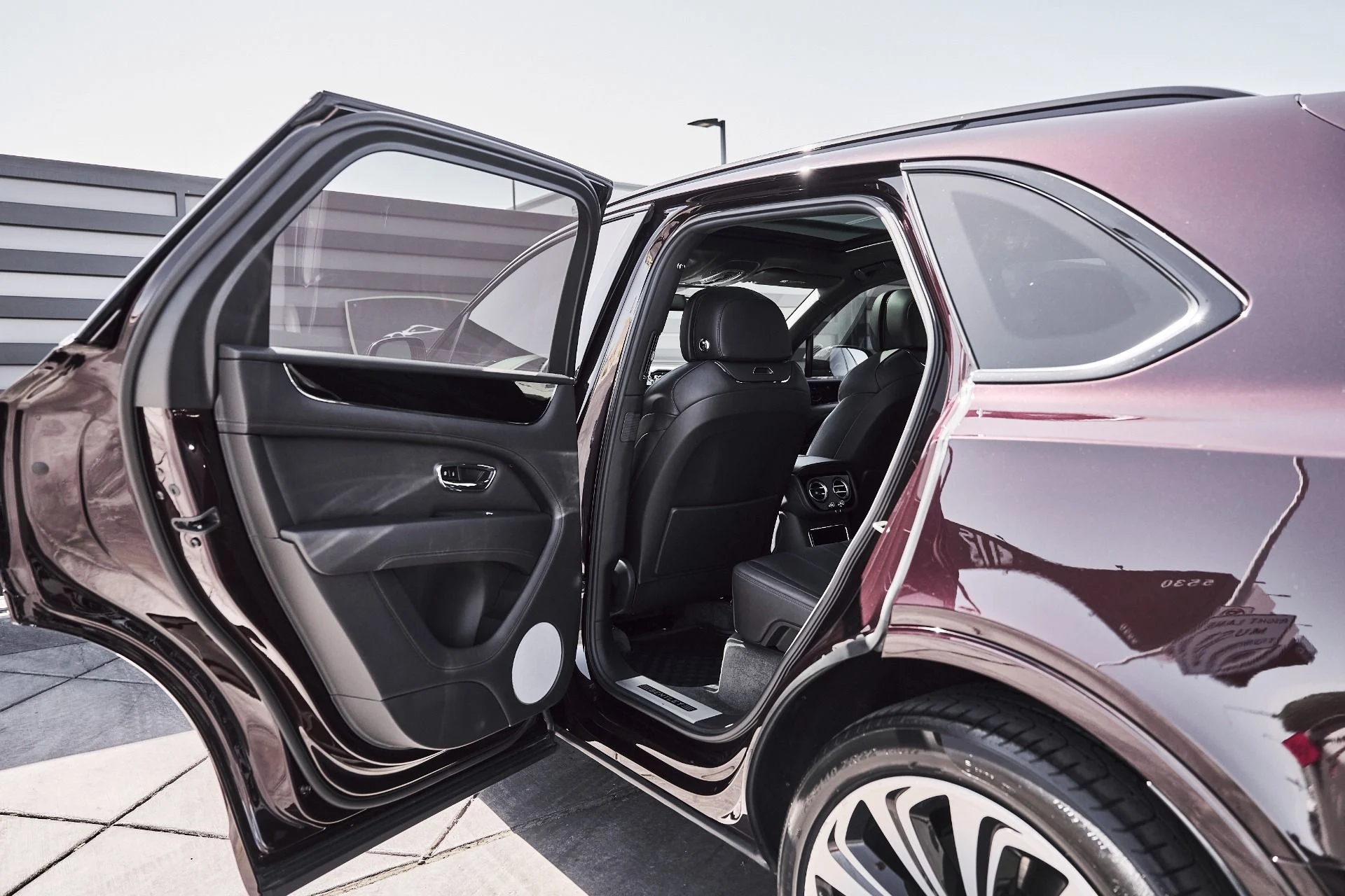 mph025_2993994681_Used_2022_Bentley_Bentayga_S_1781229430_5af8ba0cef