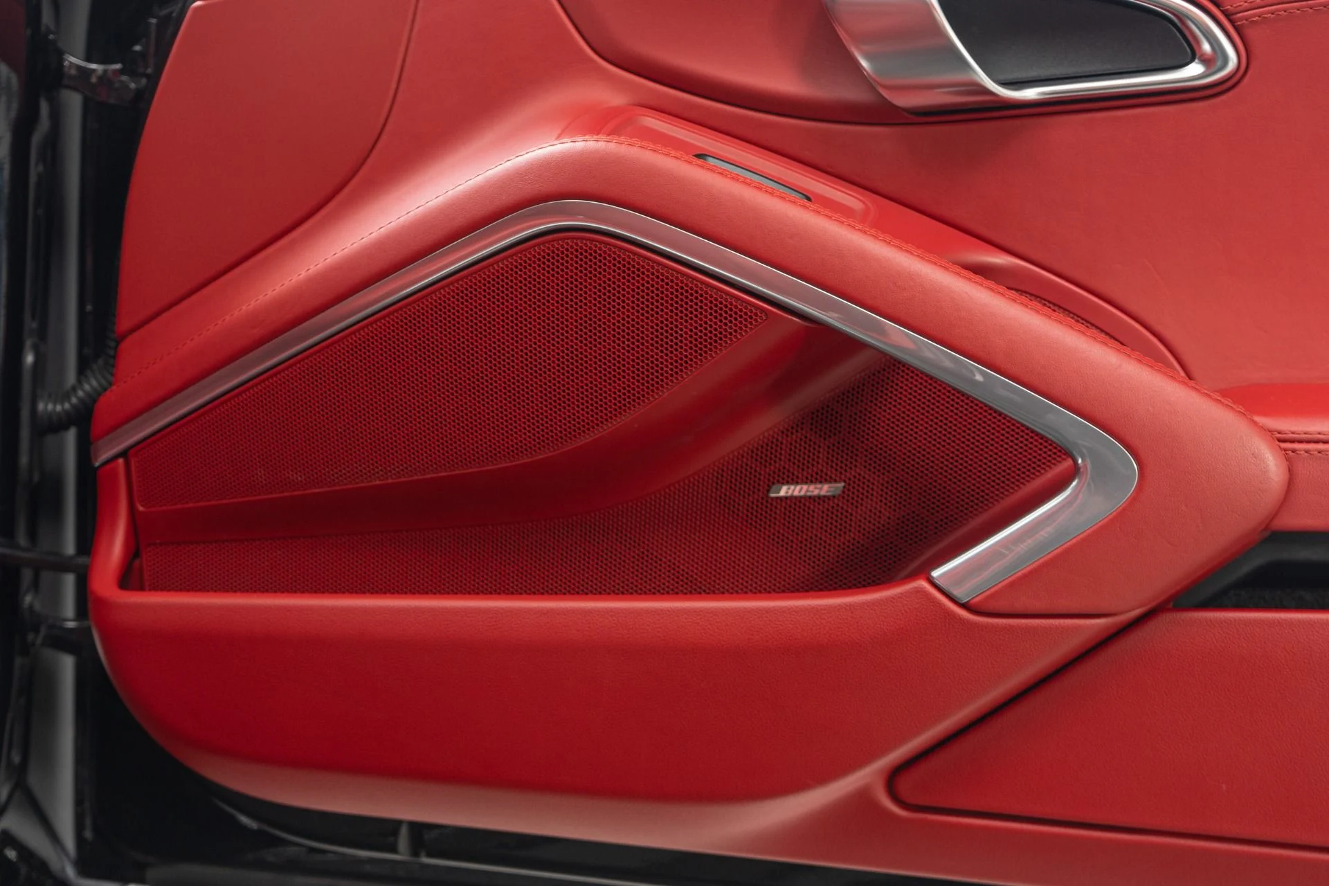 mph025_2997556366_Used_2014_Porsche_911_Turbo_S_560_Horsepower_Natural_Leather_Heated_and_Ventilated_Seats_1776370502_3ae33a62c3