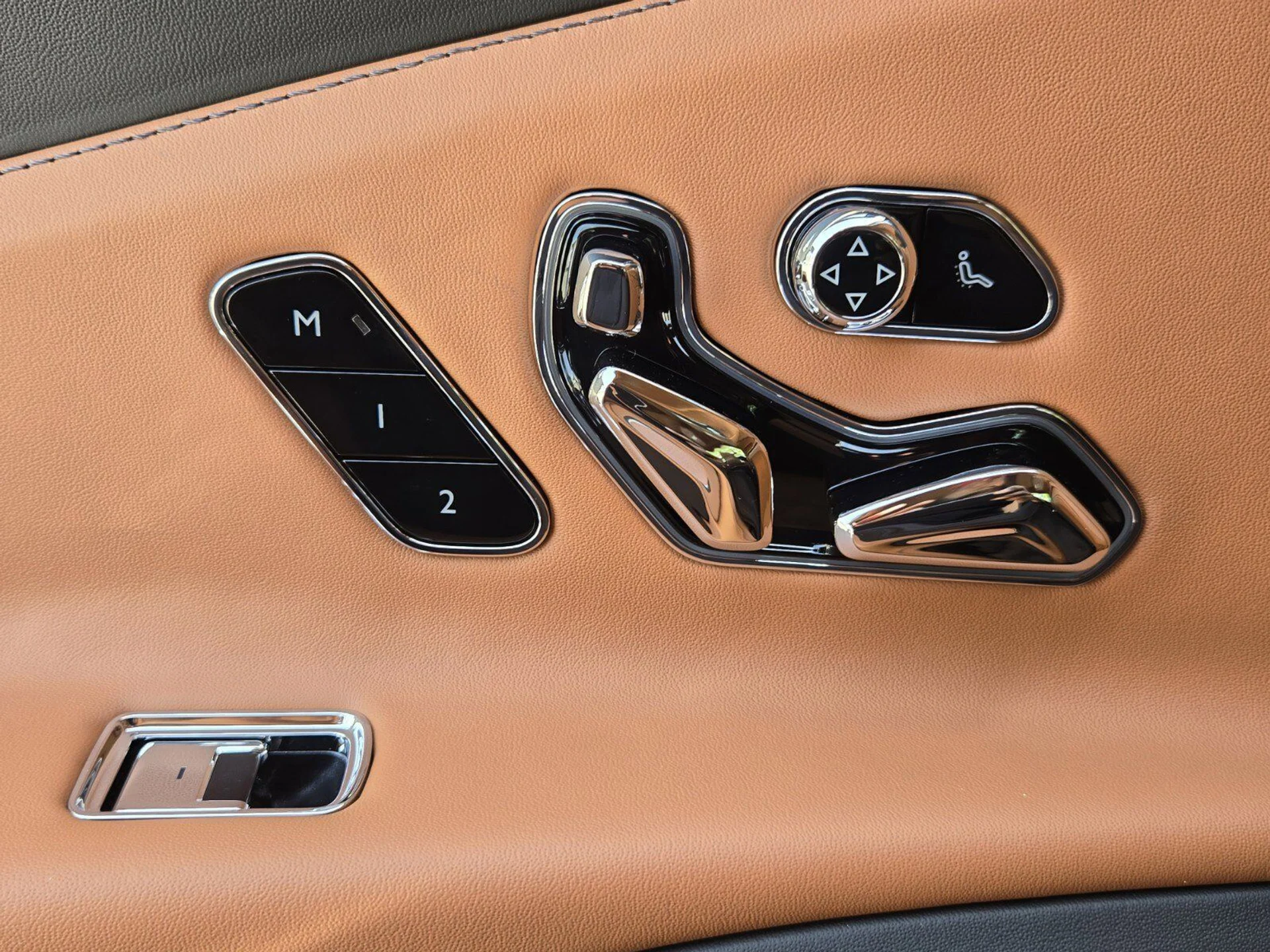 mph025_2999895468_69f5f11d25dcac275fc7ccb05204e966x_4ef232c4ee