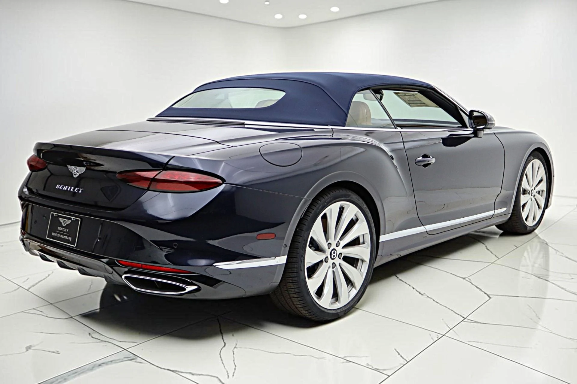 mph025_3000714302_New_2026_Bentley_Continental_GTC_4ed3c00468