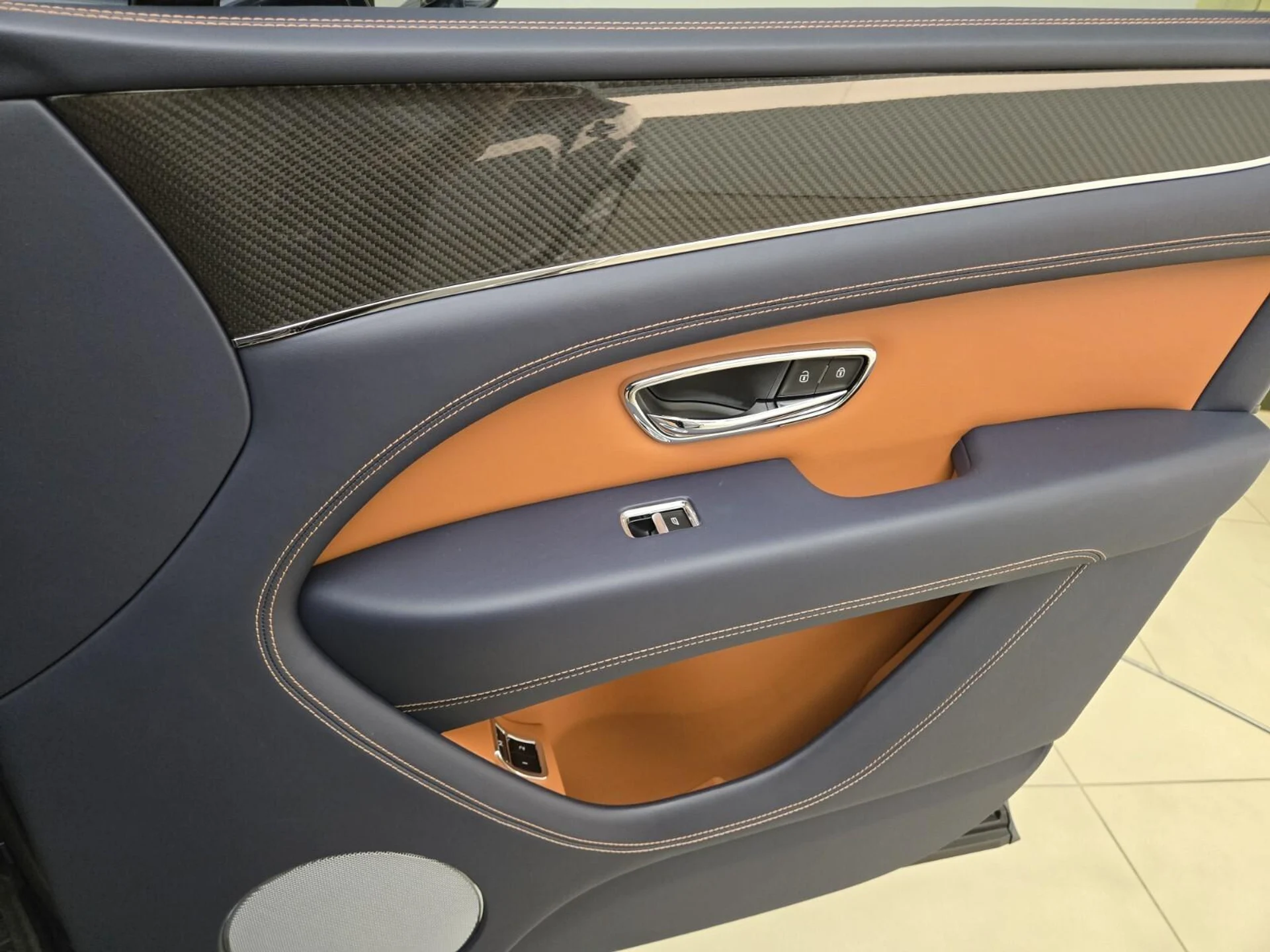 mph025_3003217142_Used_2022_Bentley_Bentayga_V8_1770273849_68bb3db427