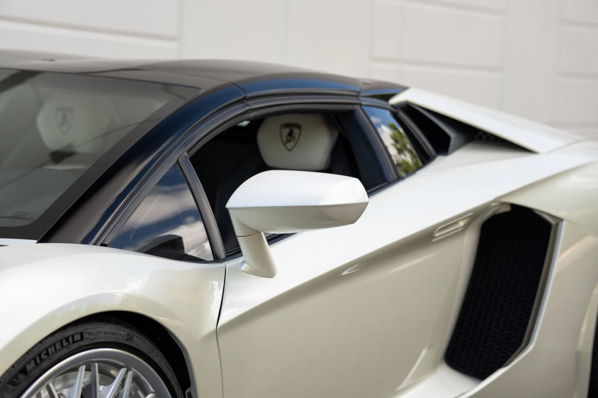 mph025_3008392668_Used_2015_Lamborghini_Aventador_LP_700_4_1755636746_a5bf4ba910
