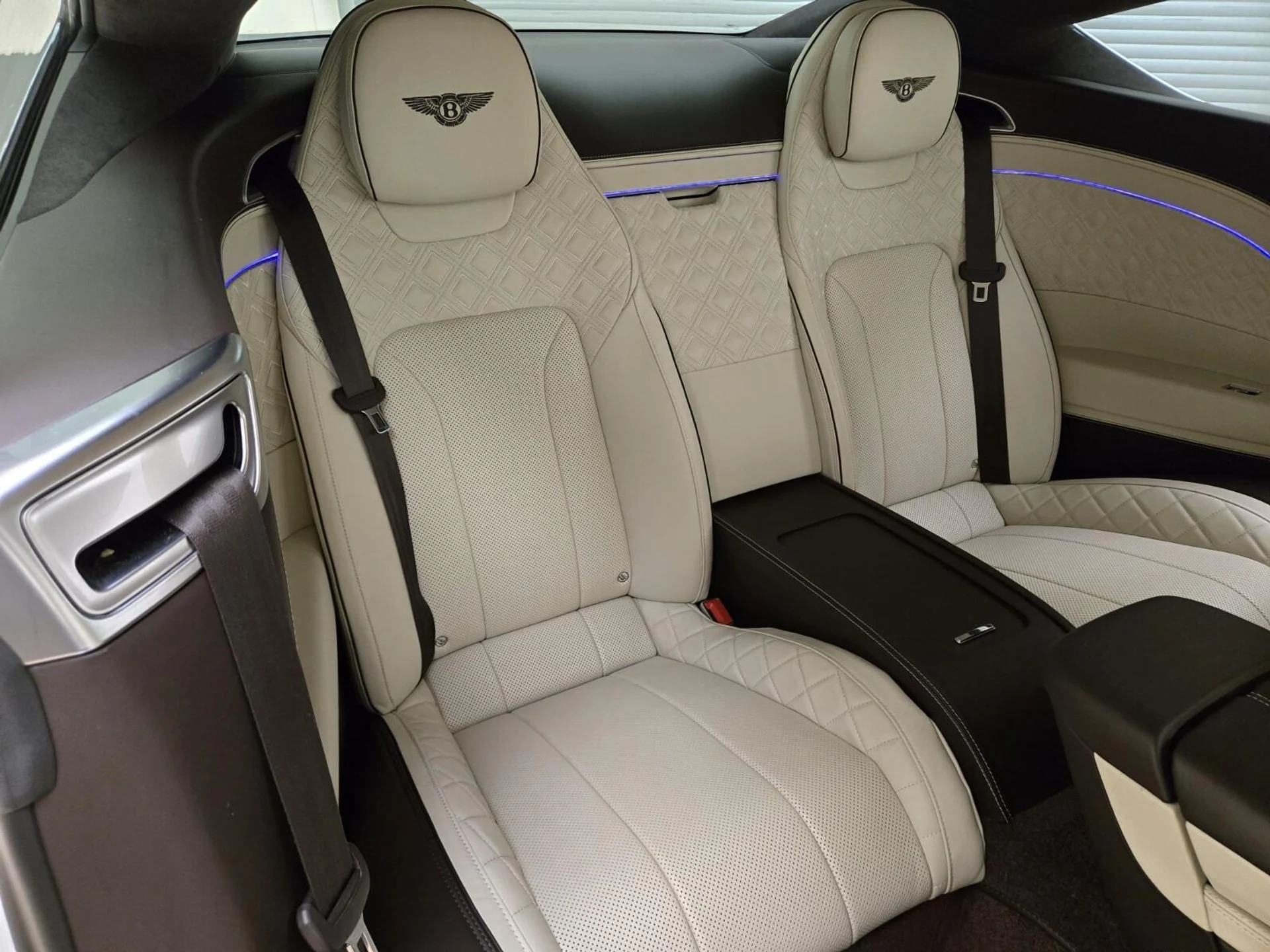 mph025_3011956379_Used_2022_Bentley_Continental_GT_V8_1763539412_a6bbae5974