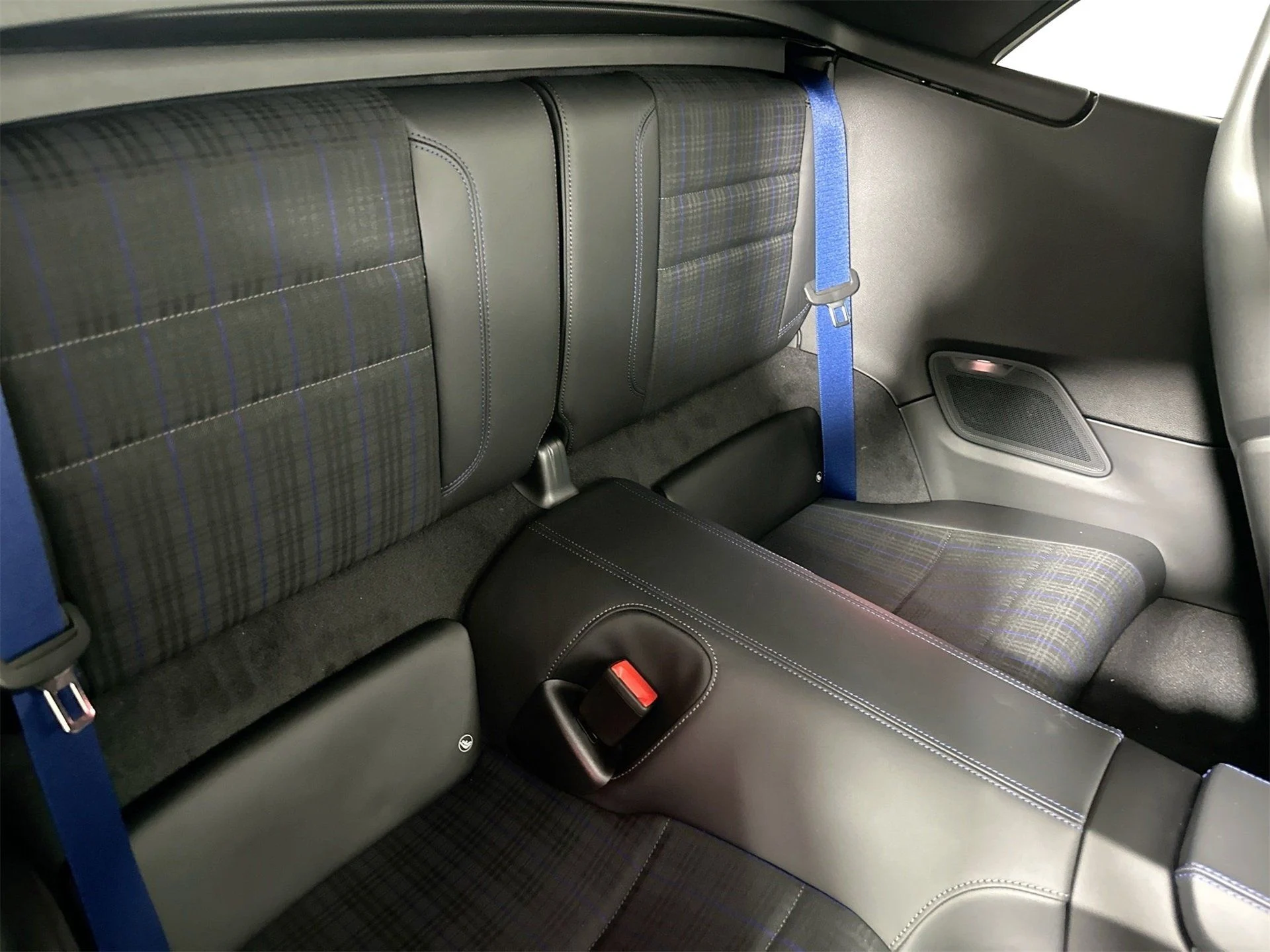 mph025_3018894165_977dc6cba2eee85ae5fd8be4910b7eef_a27c288813