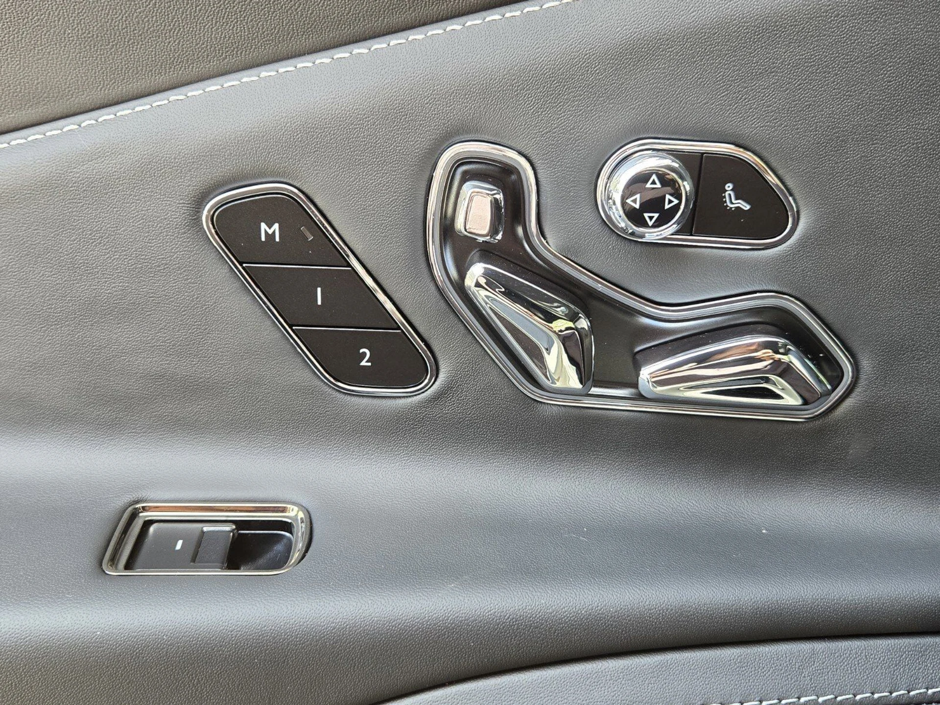 mph025_3033556428_d9f3ba4ecb8313231f11522bff6886d4x_ffd52beeca