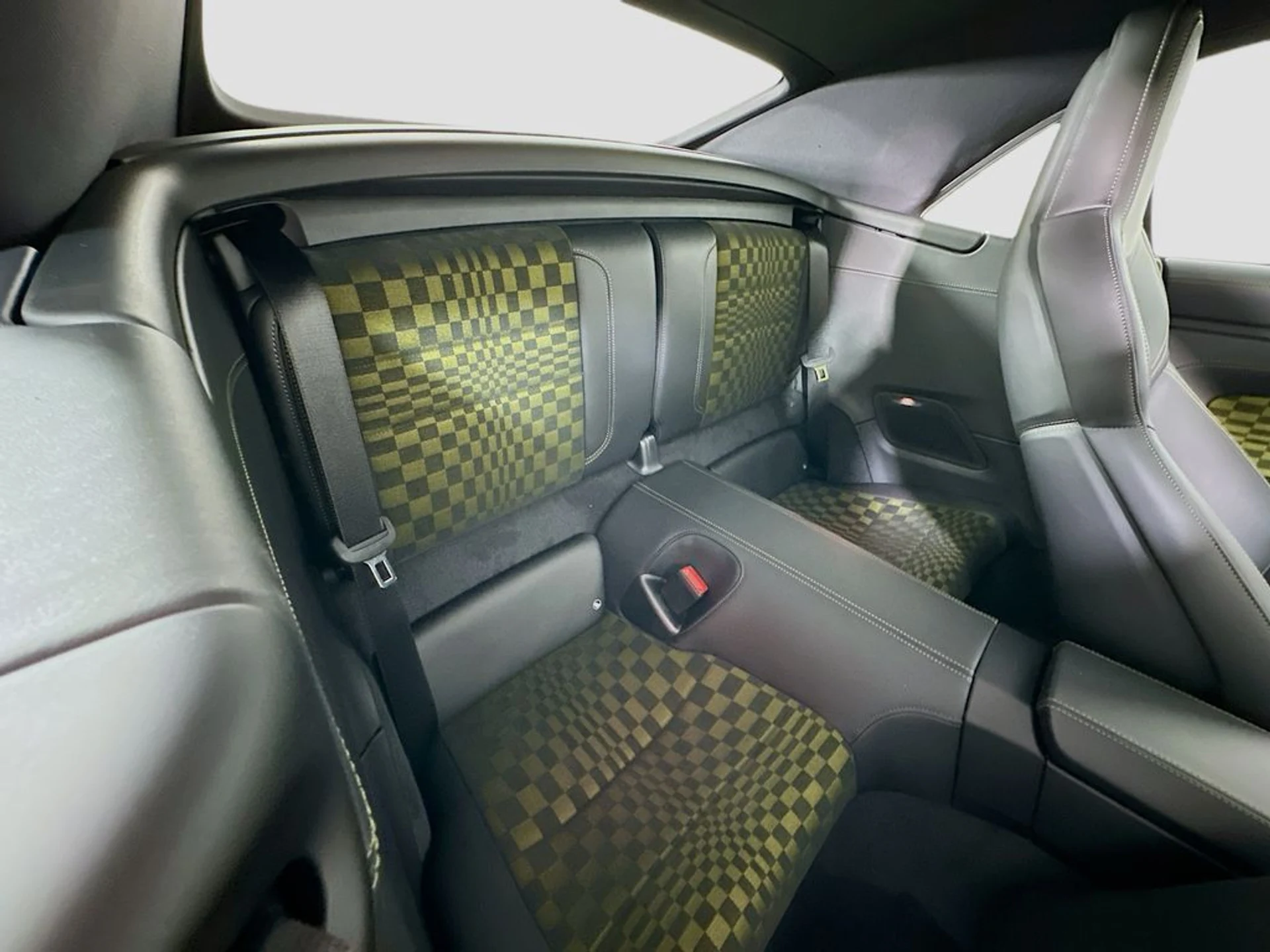 mph025_303805044_4b25f7c956431fe7d9e5e73729fc8932x_6120278cfd