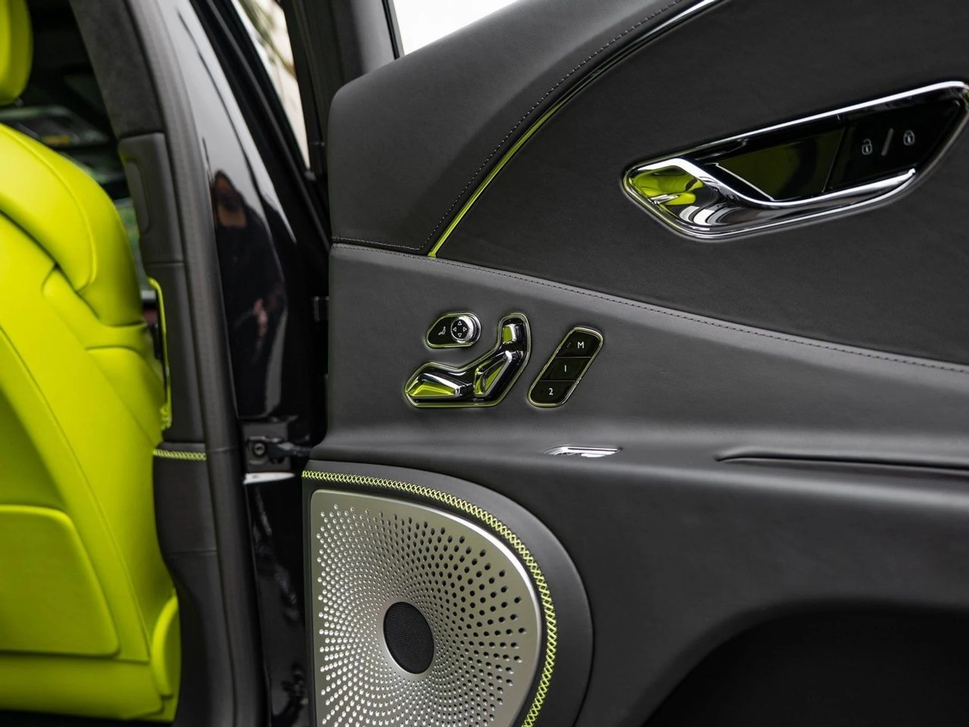 mph025_3044940469_25335d3767ef669a9fabf003f1242960x_942ecd1aea